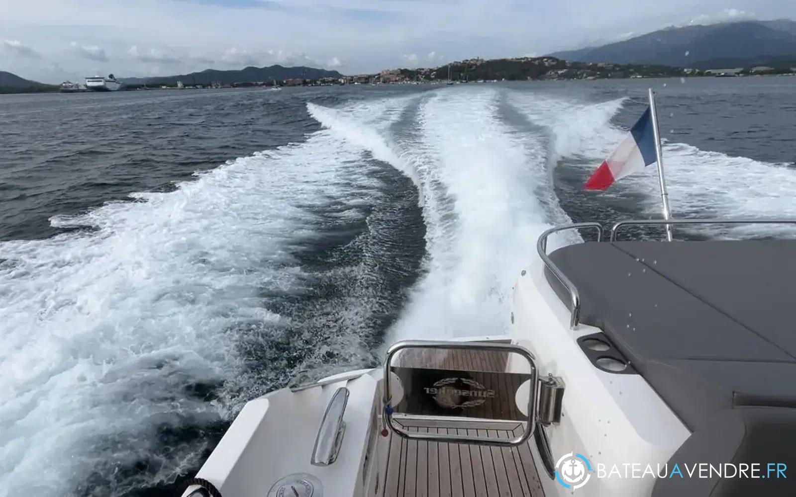 slider 6 Sunseeker Predator 57