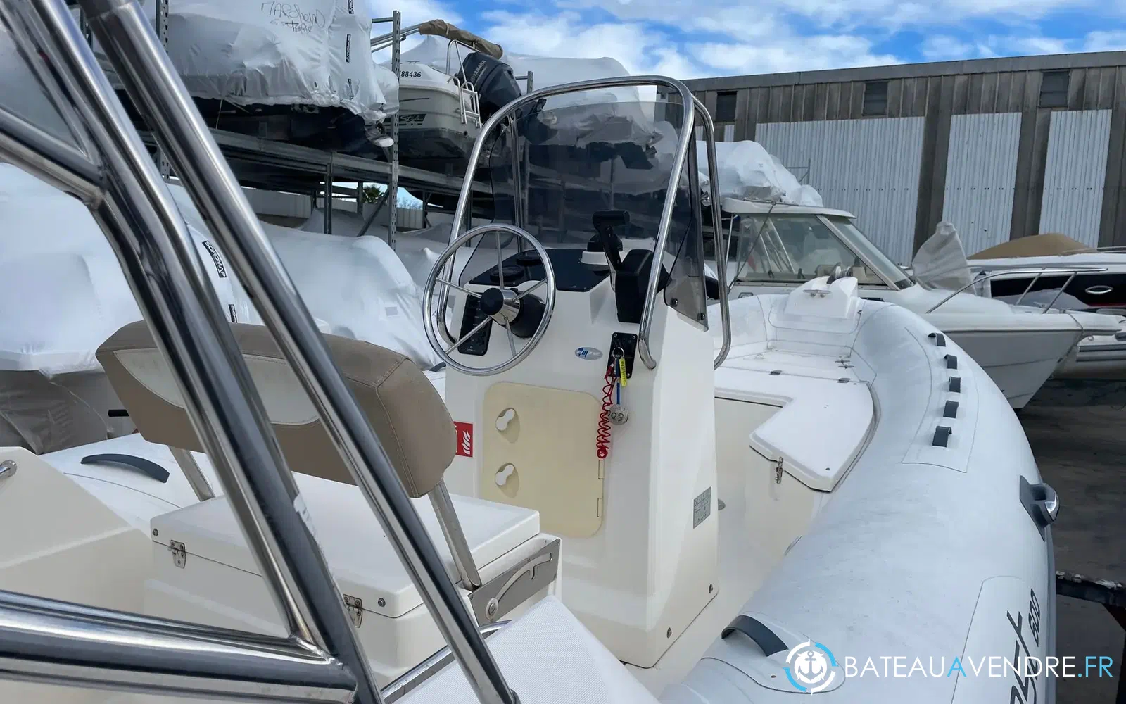 slider 14 Capelli Tempest 600 Open