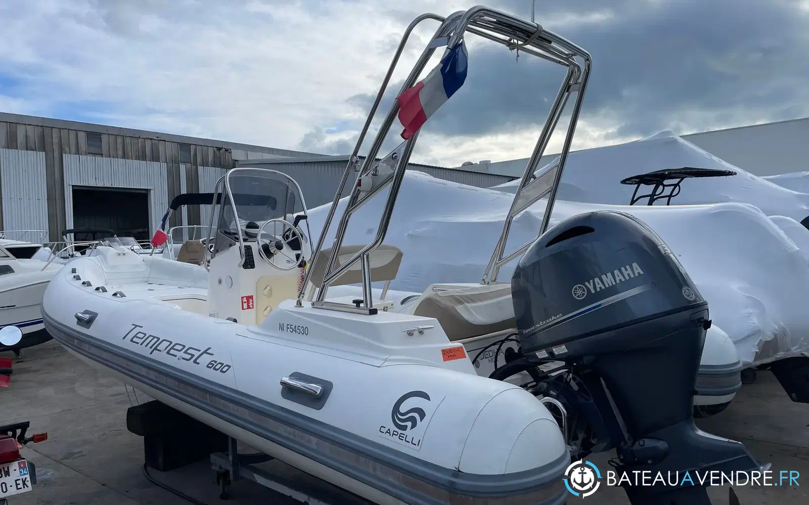 slider 11 Capelli Tempest 600 Open