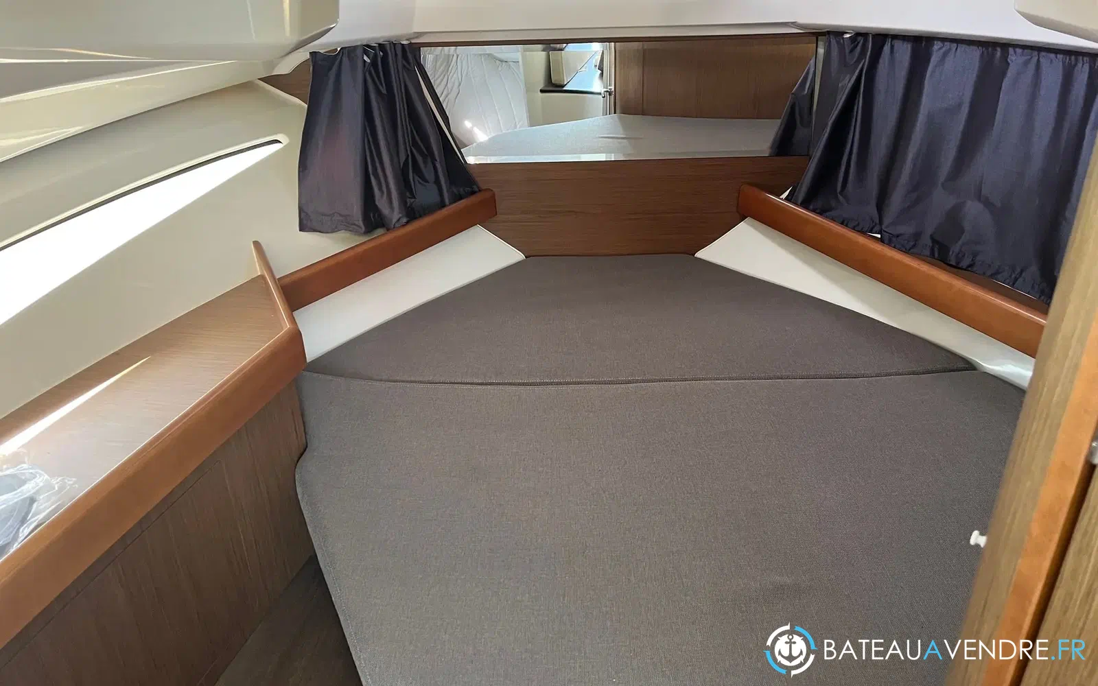 slider 2 Beneteau Antares 8.80