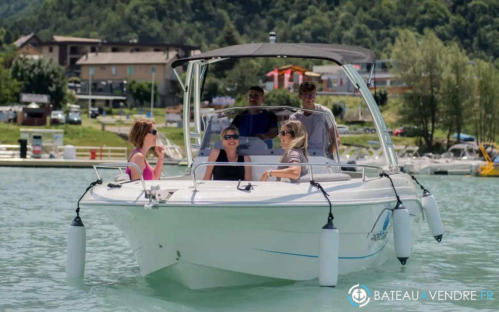 slider 2 Pacific Craft 625 Open