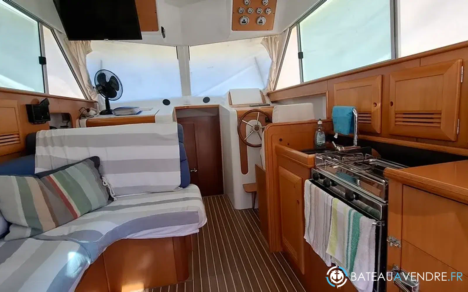 slider 1 Beneteau Antares 10.80 Fly