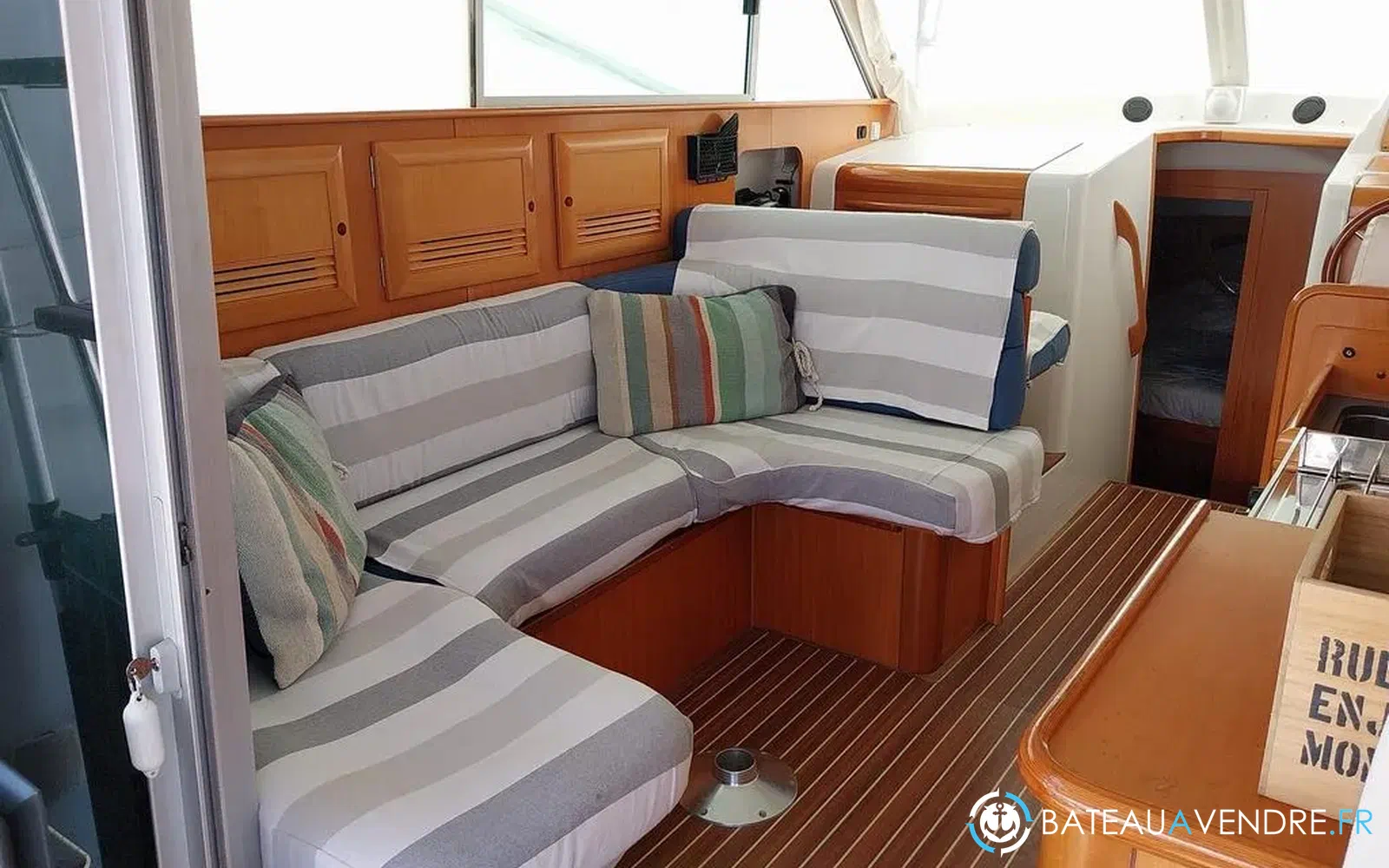 slider 27 Beneteau Antares 10.80 Fly
