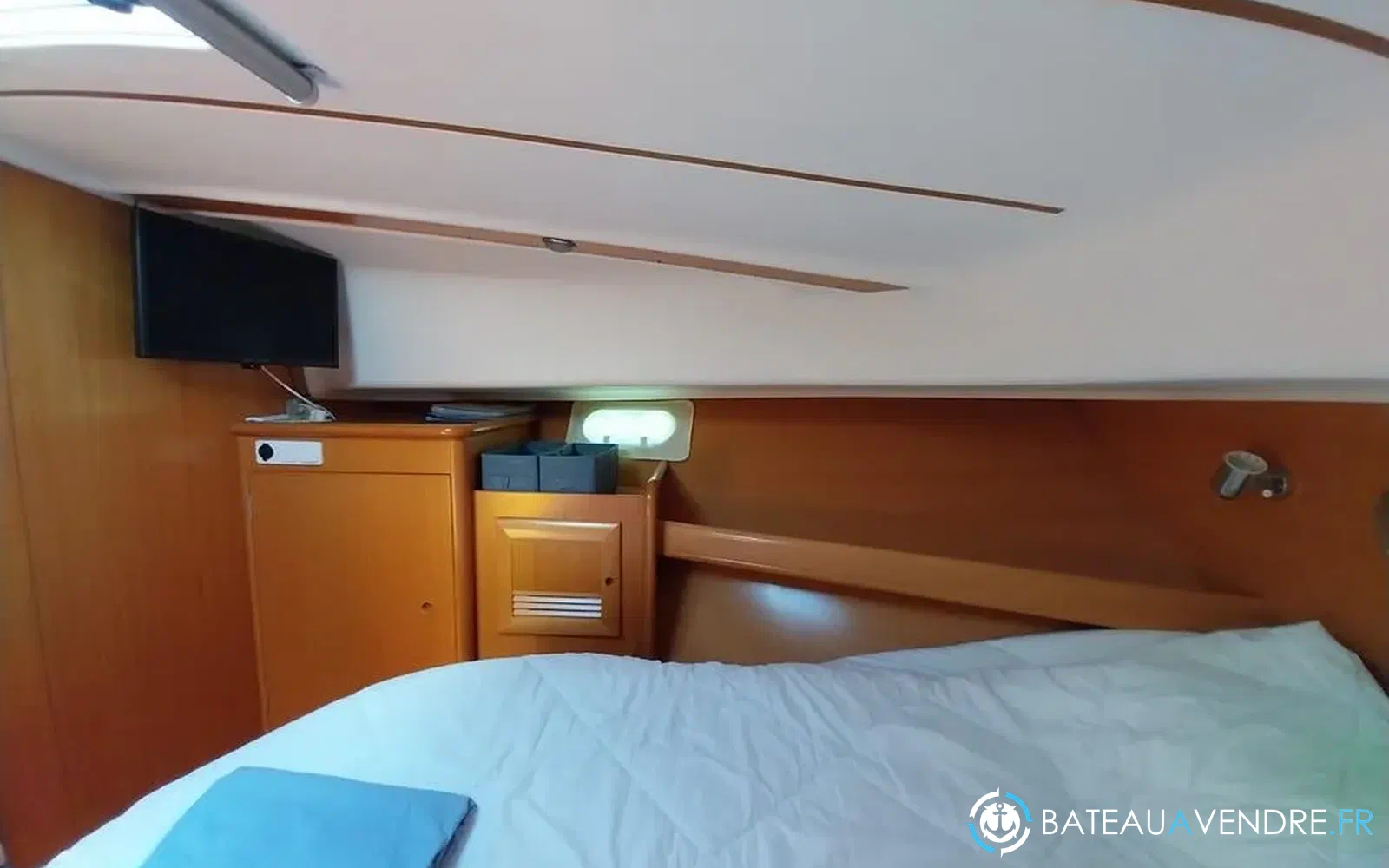 slider 28 Beneteau Antares 10.80 Fly