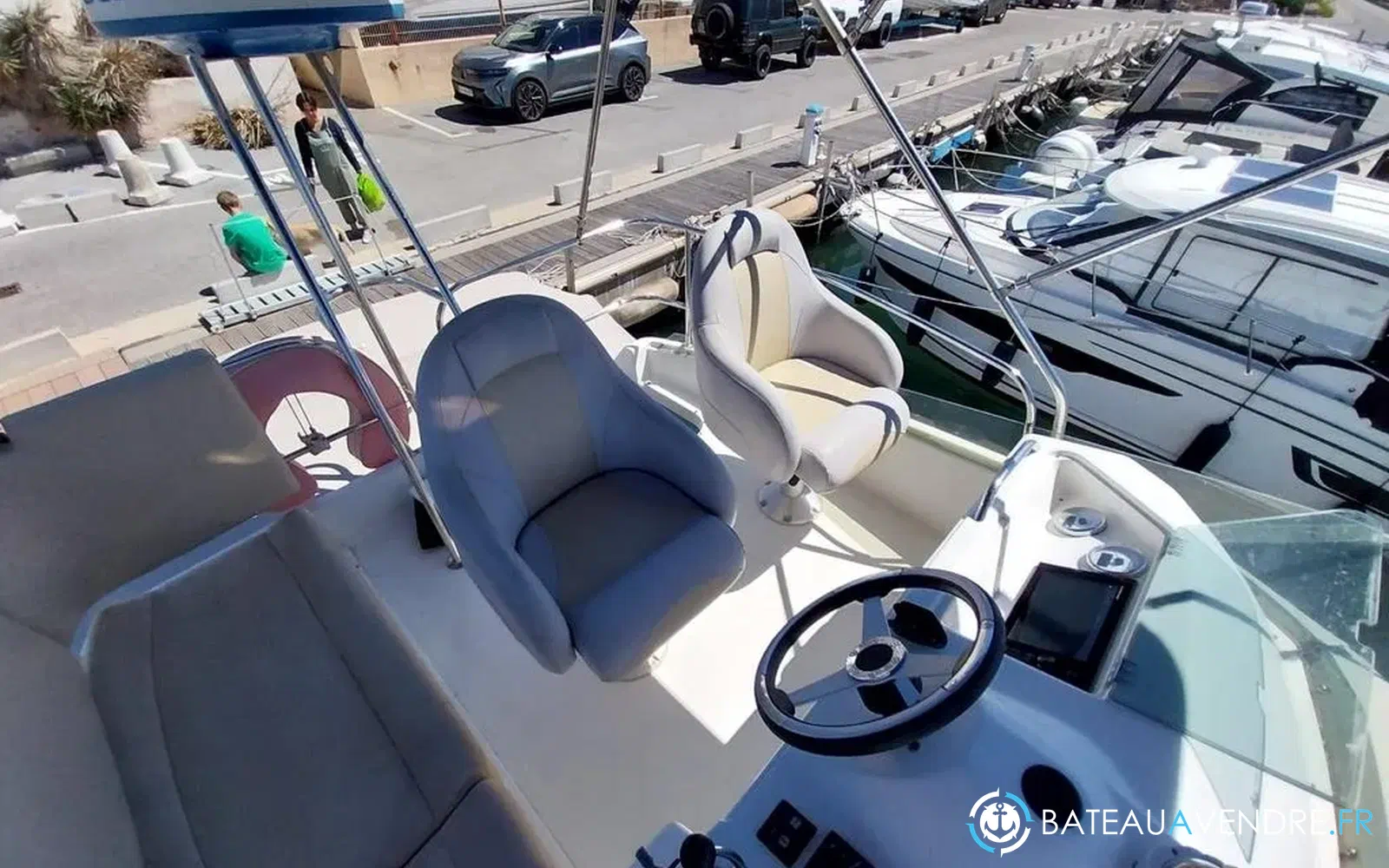 slider 36 Beneteau Antares 10.80 Fly