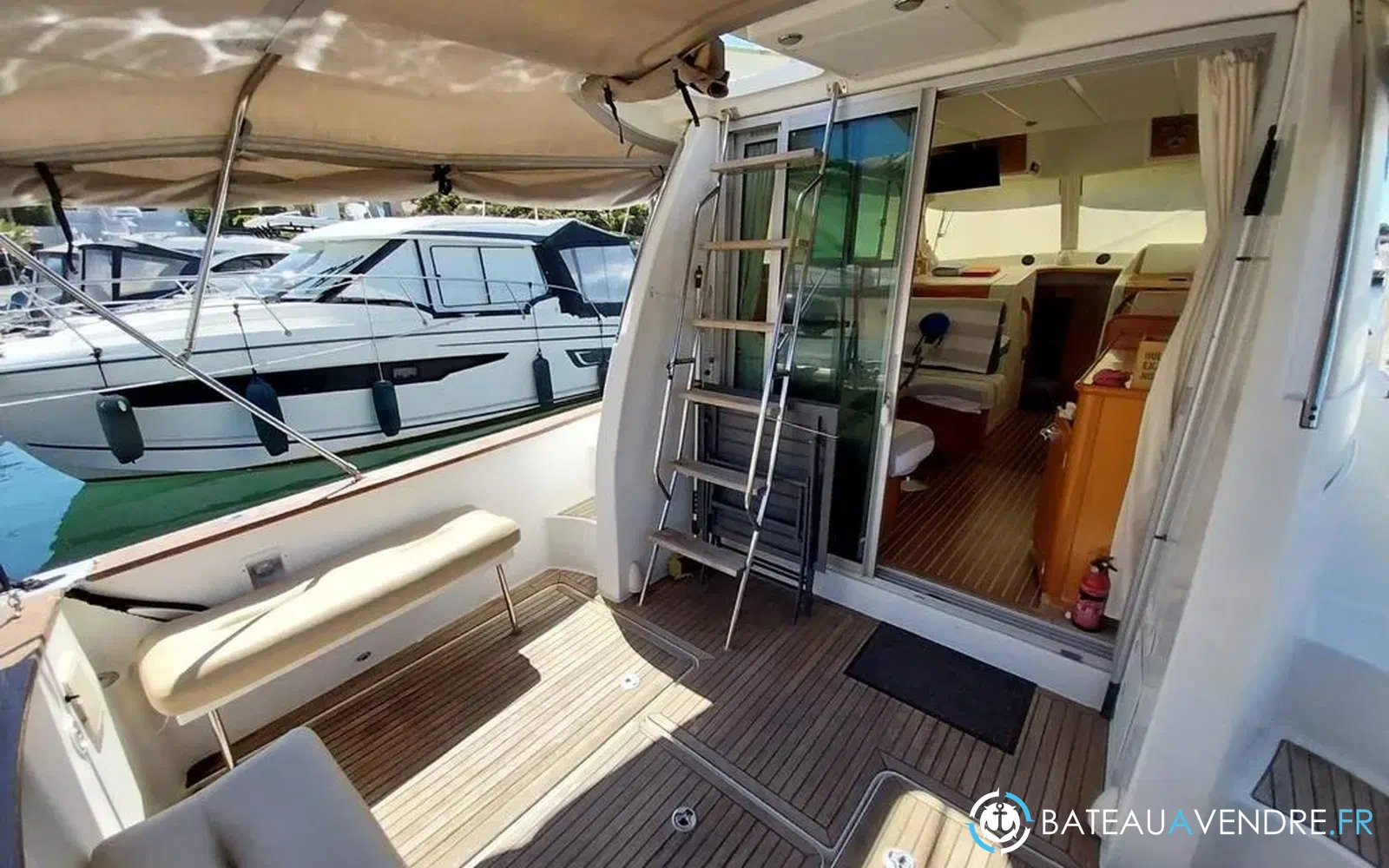 slider 44 Beneteau Antares 10.80 Fly