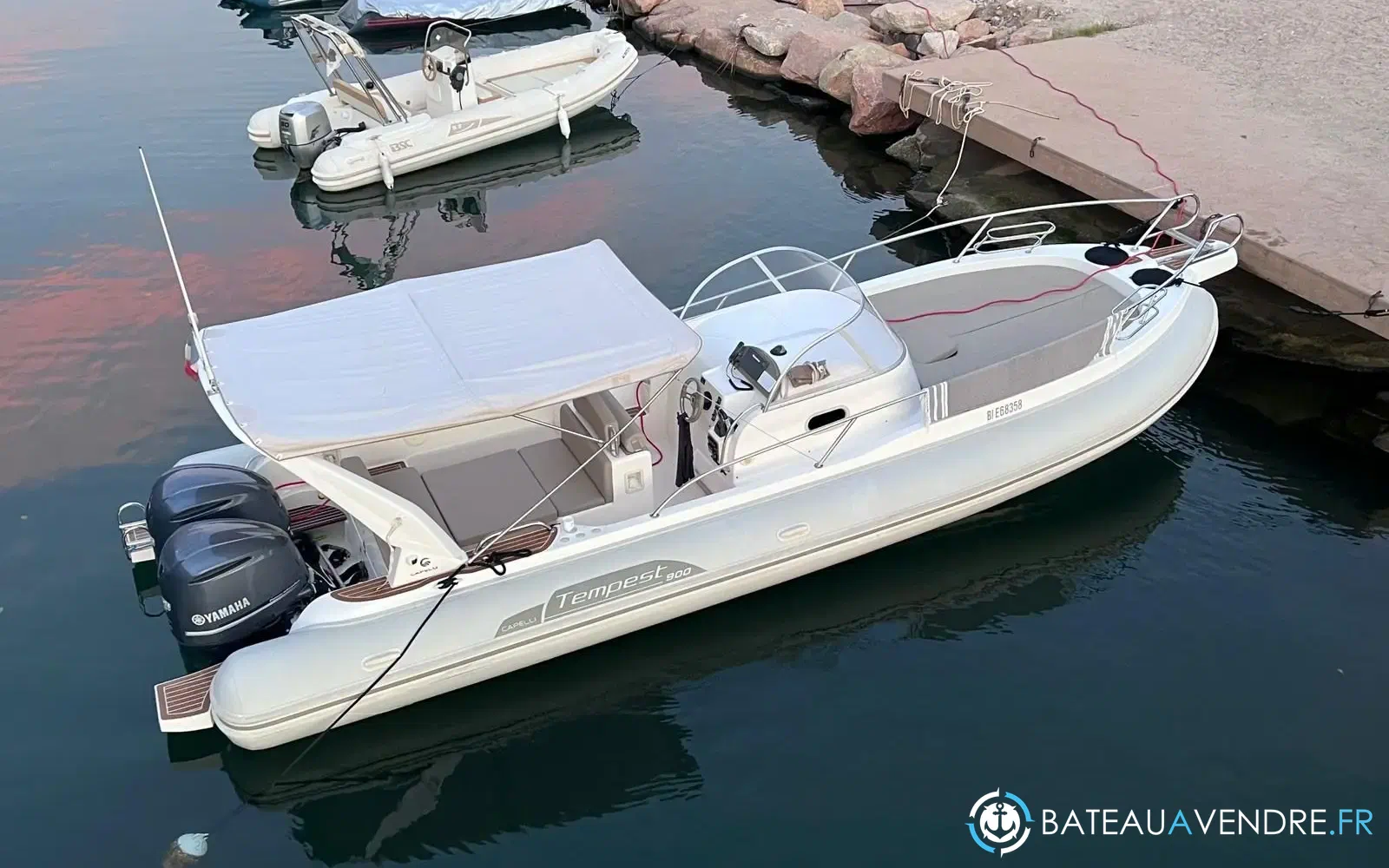 slider 2 Capelli Tempest 900 WA