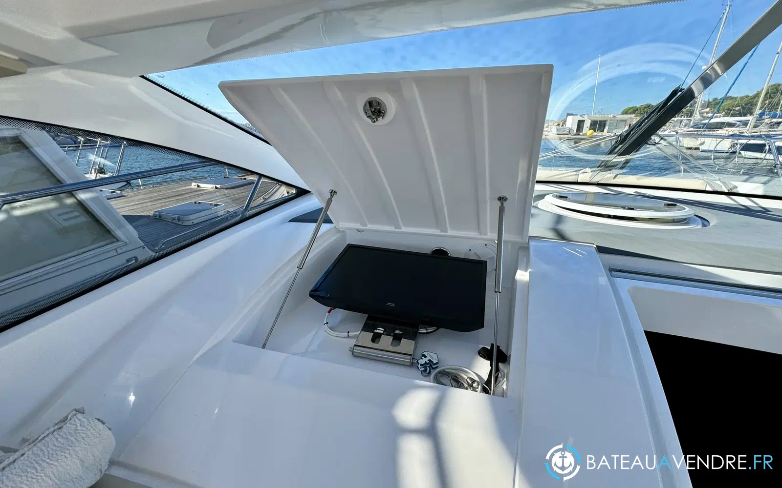 slider 14 Sessa Marine C44