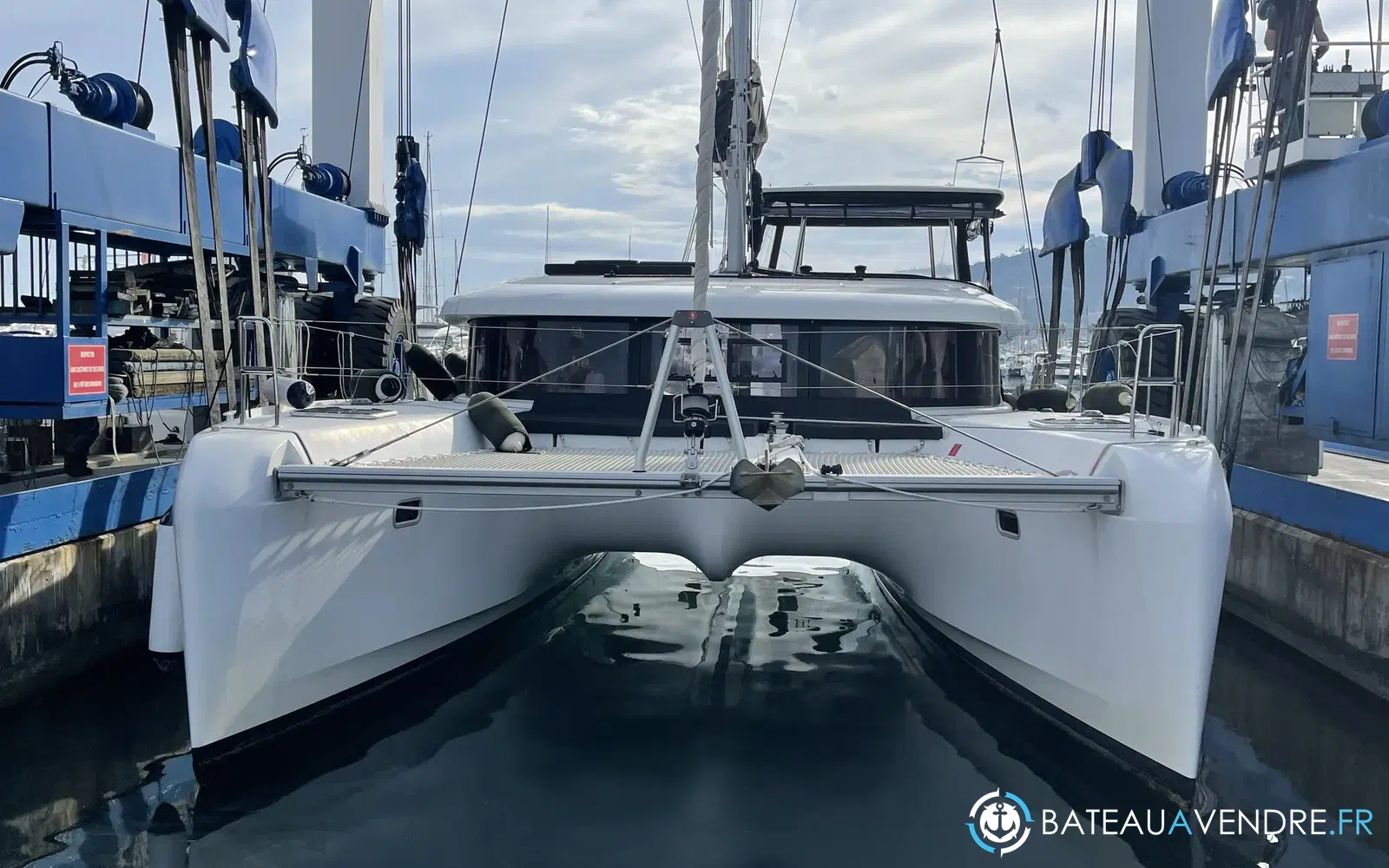 slider 0 Lagoon 42