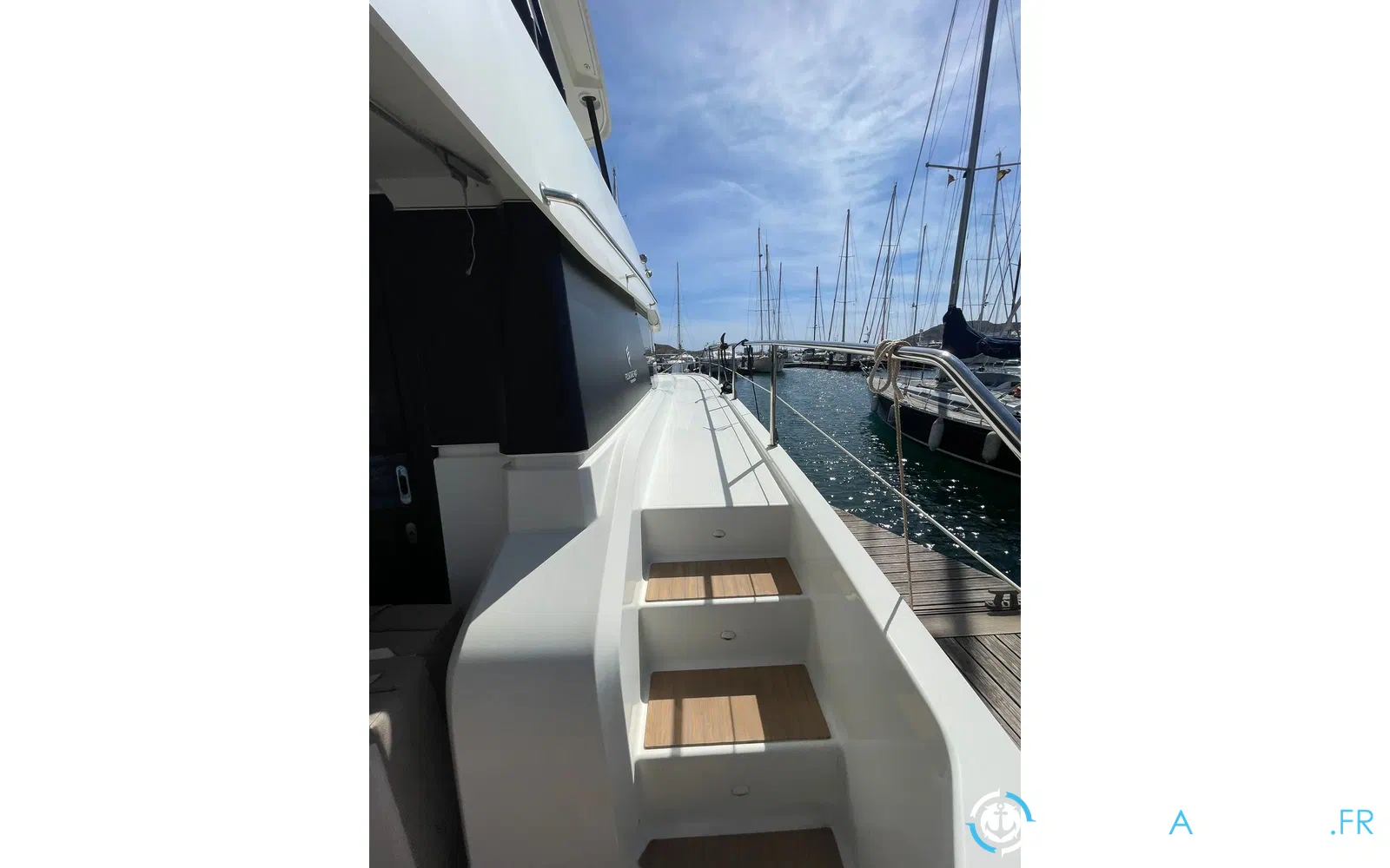 slider 1 Fountaine Pajot My 44