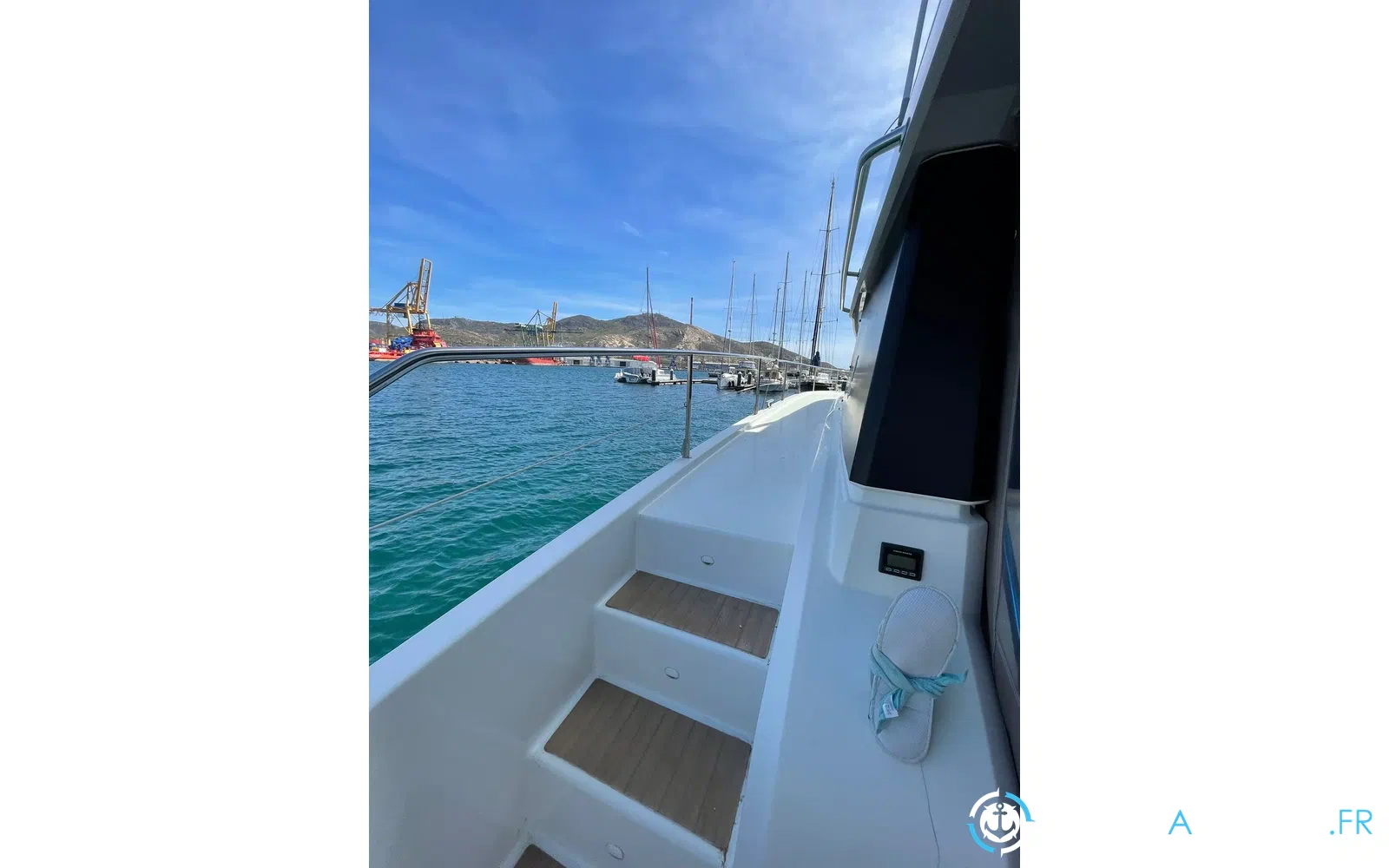 slider 2 Fountaine Pajot My 44