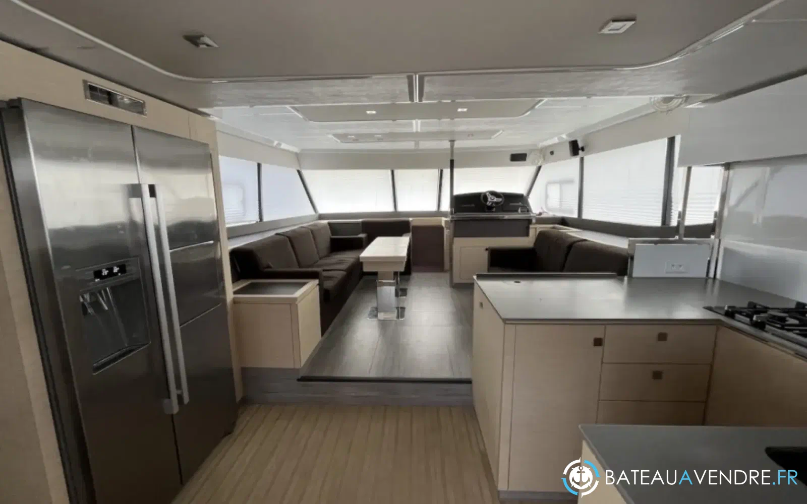 slider 6 Fountaine Pajot My 44