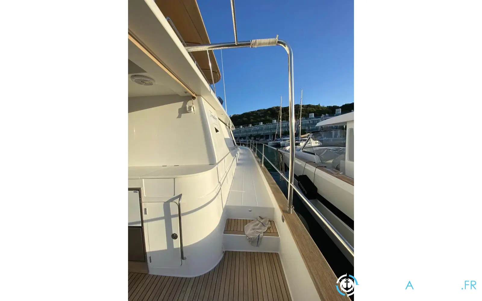 slider 18 Fountaine Pajot Queensland 55