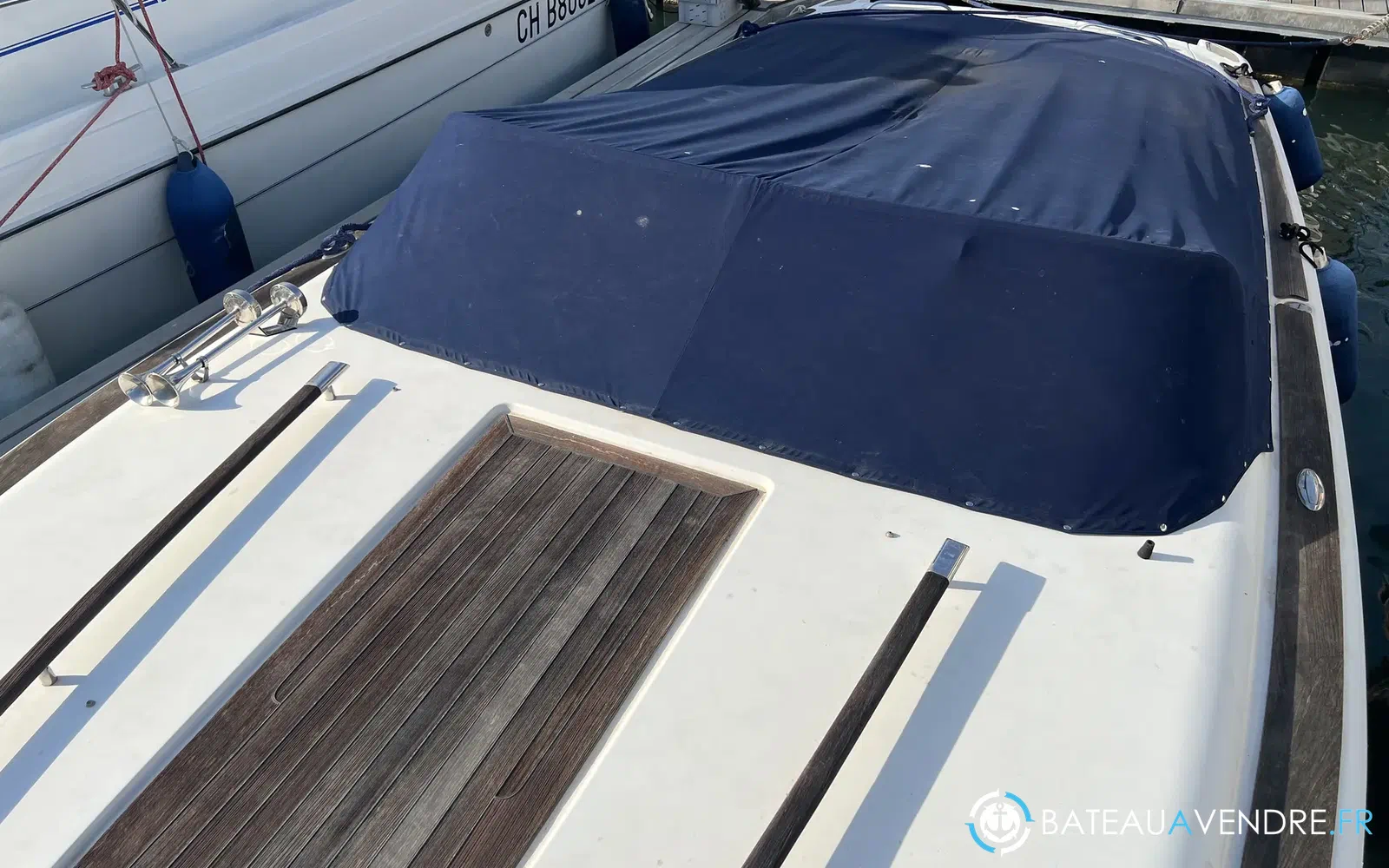 slider 22 Chris Craft Corsair 28 Heritage