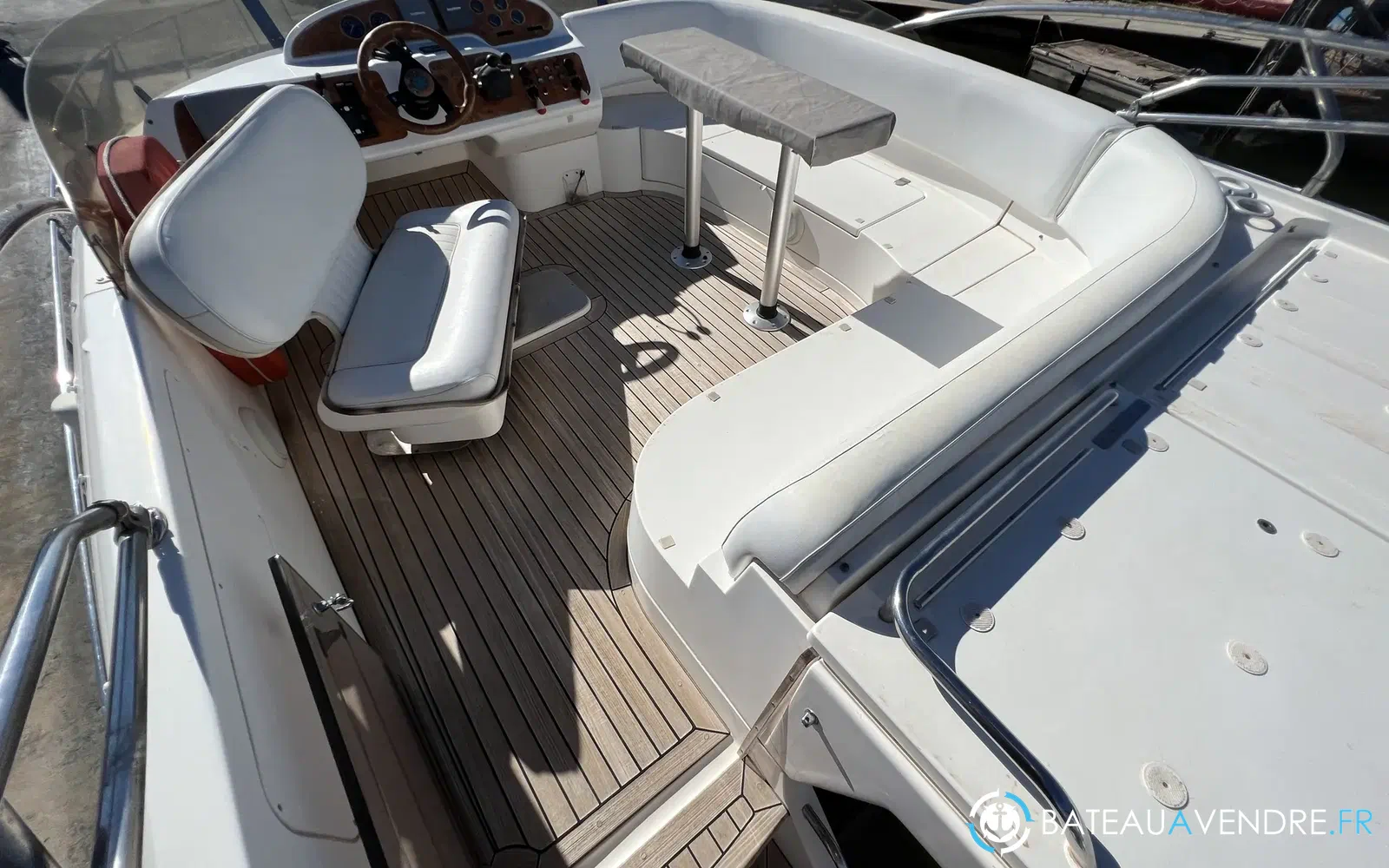 slider 10 Sealine T 46