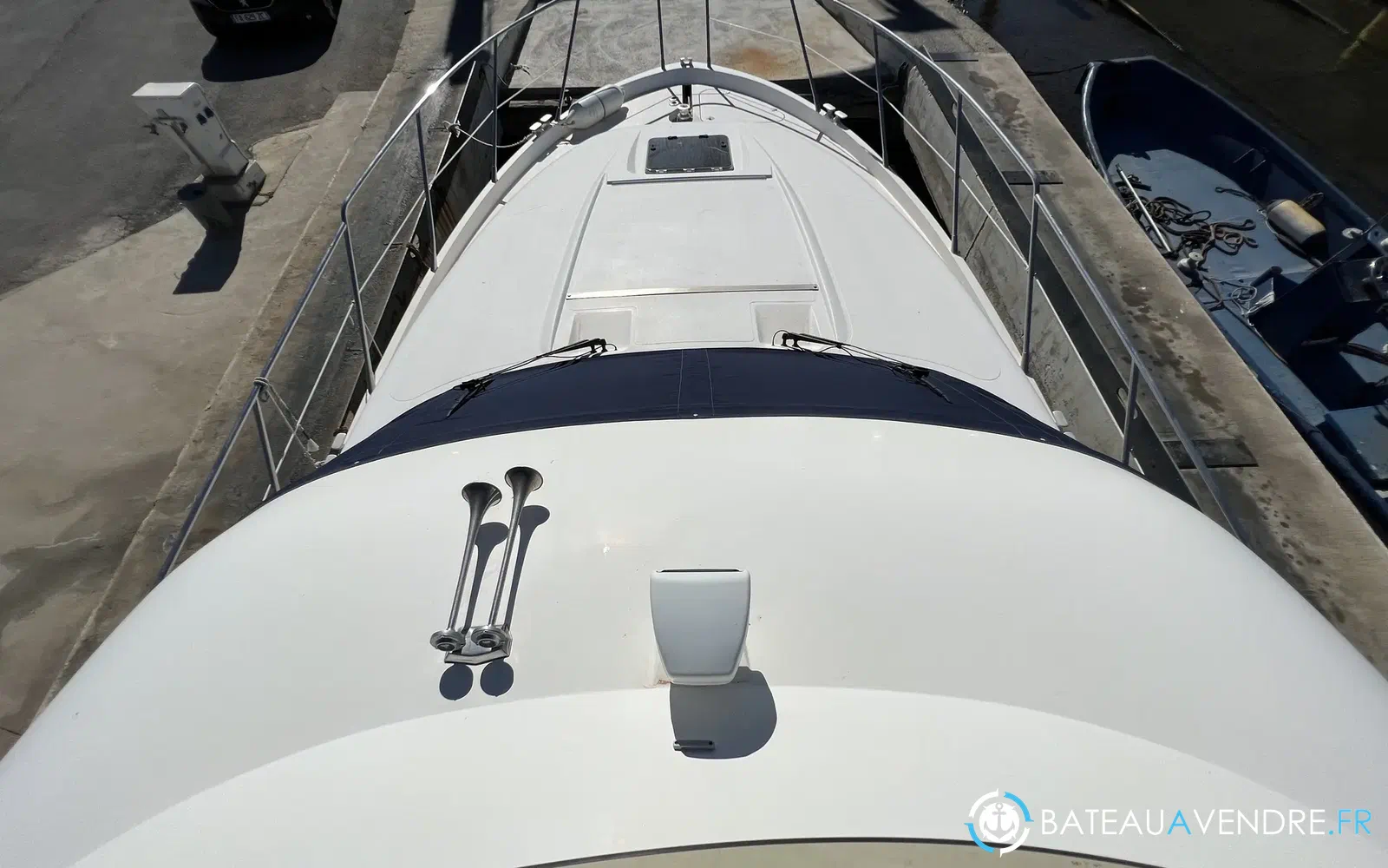 slider 13 Sealine T 46