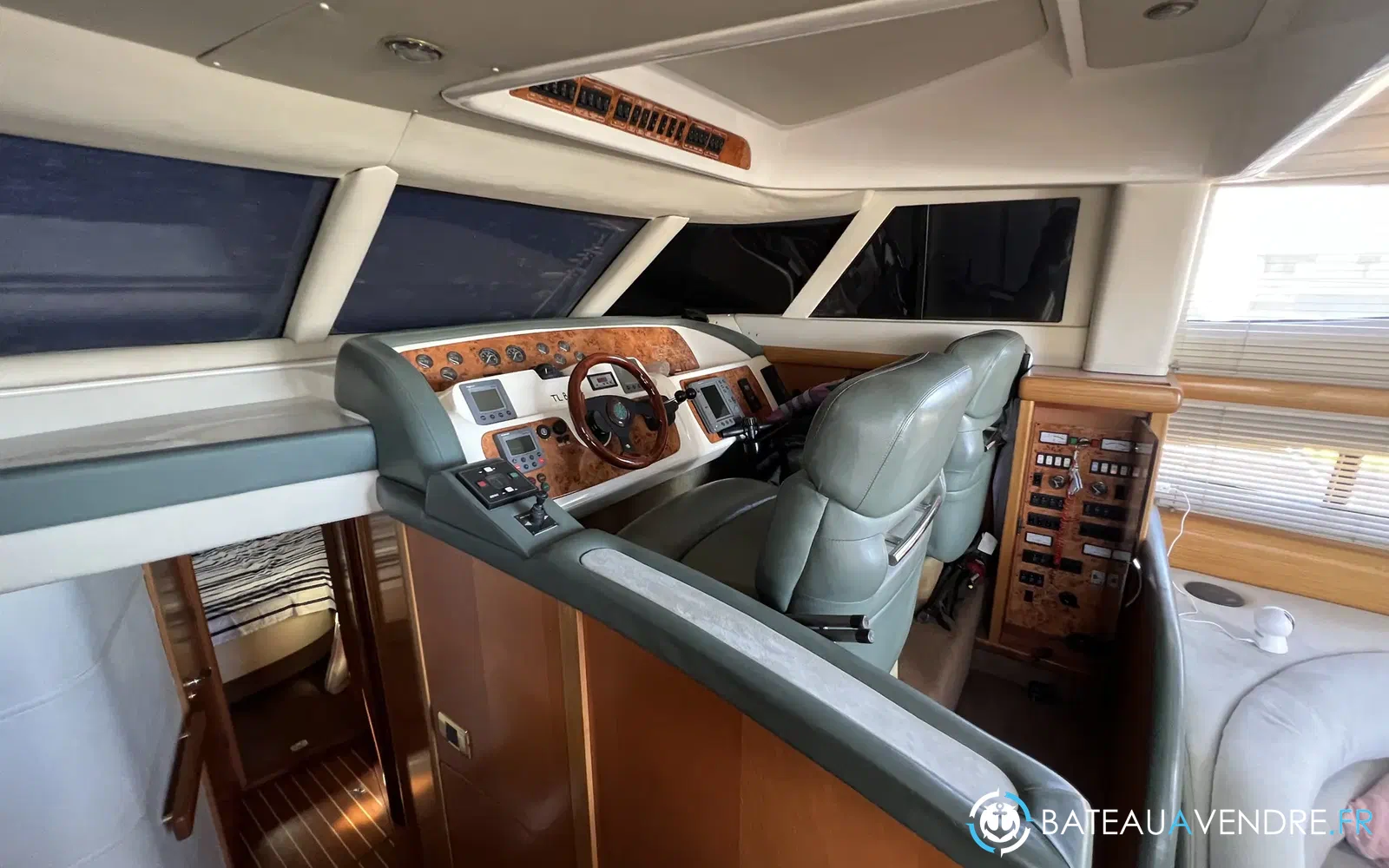 slider 17 Sealine T 46