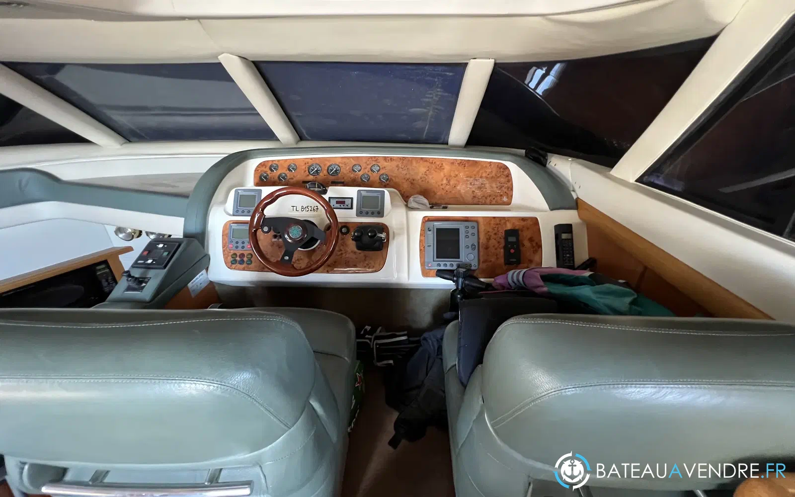 slider 18 Sealine T 46