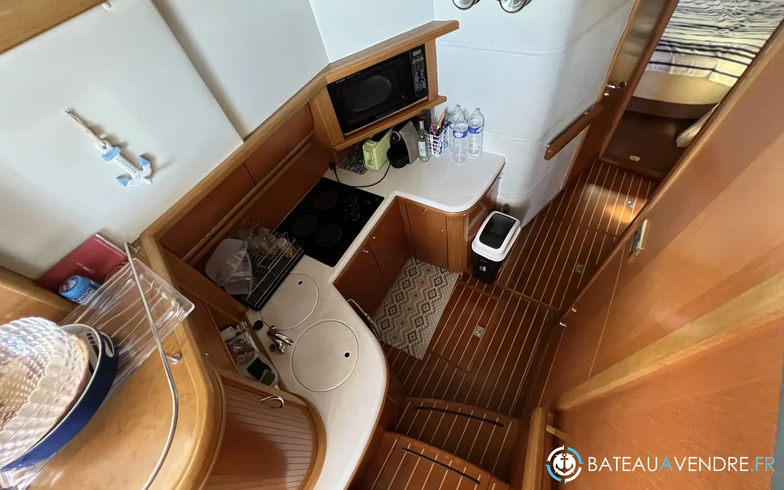 slider 19 Sealine T 46