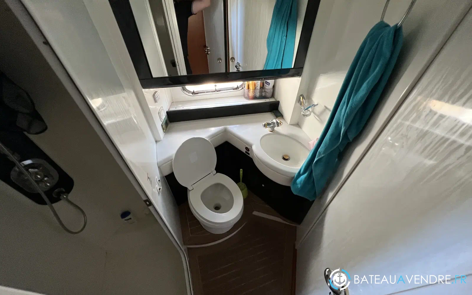 slider 23 Sealine T 46