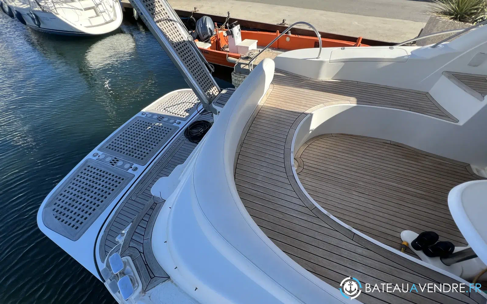 slider 8 Sealine T 46
