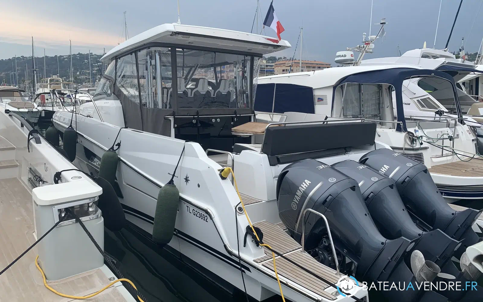 slider 0 Jeanneau Cap Camarat 12.5 WA
