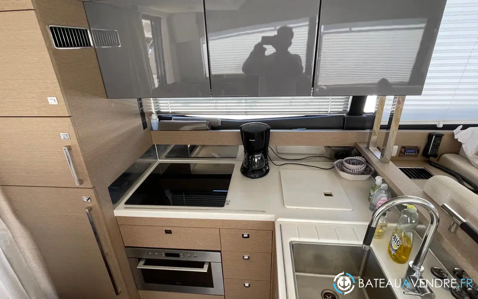 slider 11 Prestige Yachts 560 Fly
