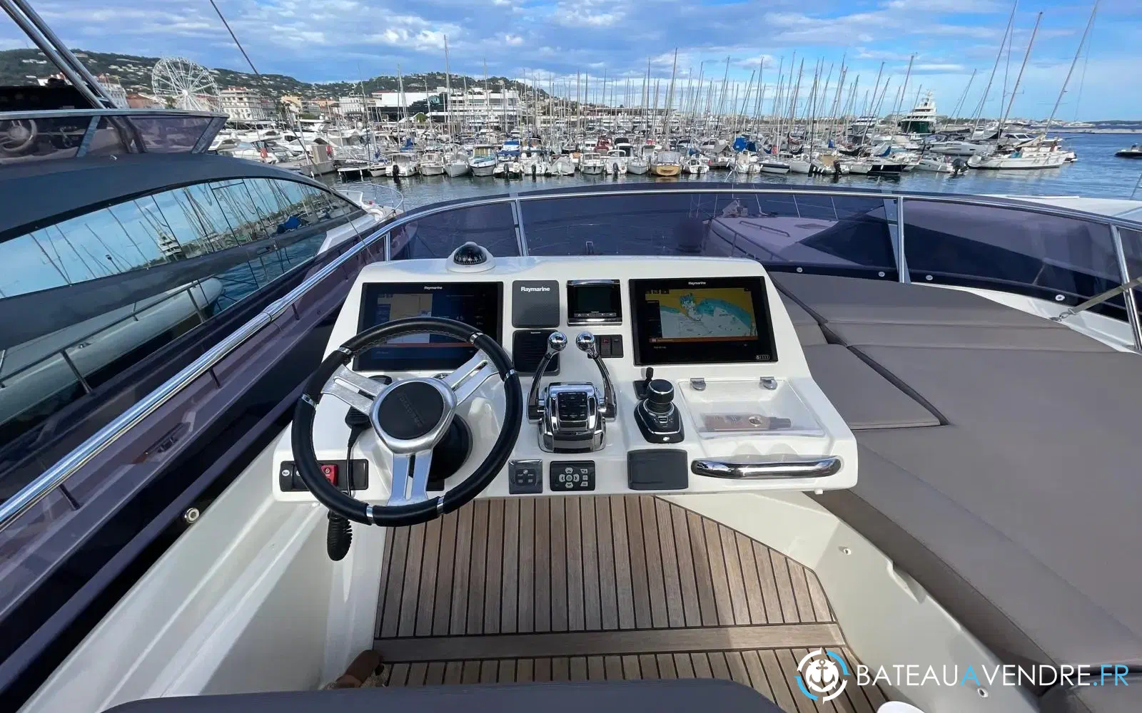 slider 16 Prestige Yachts 560 Fly