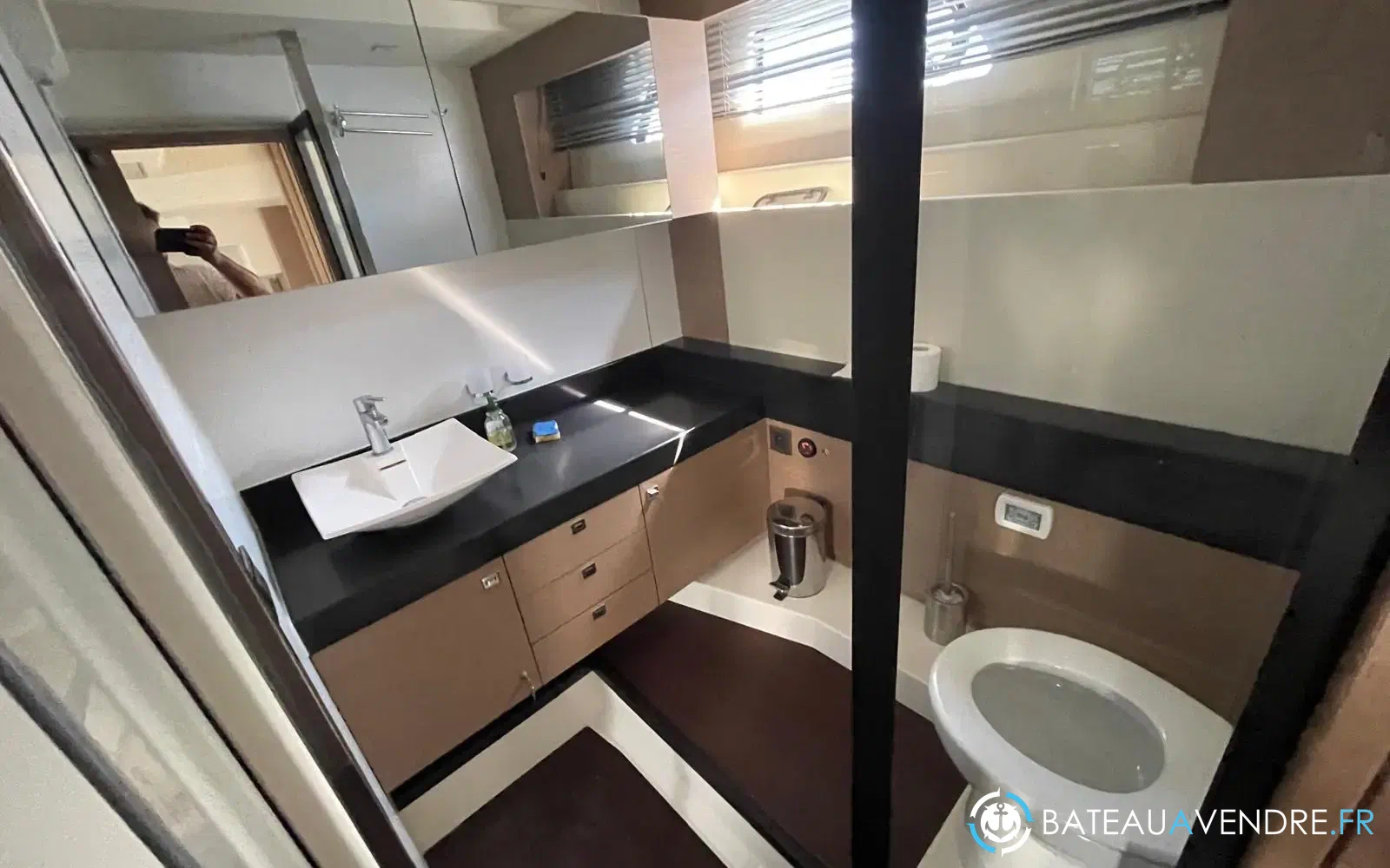 slider 21 Prestige Yachts 560 Fly