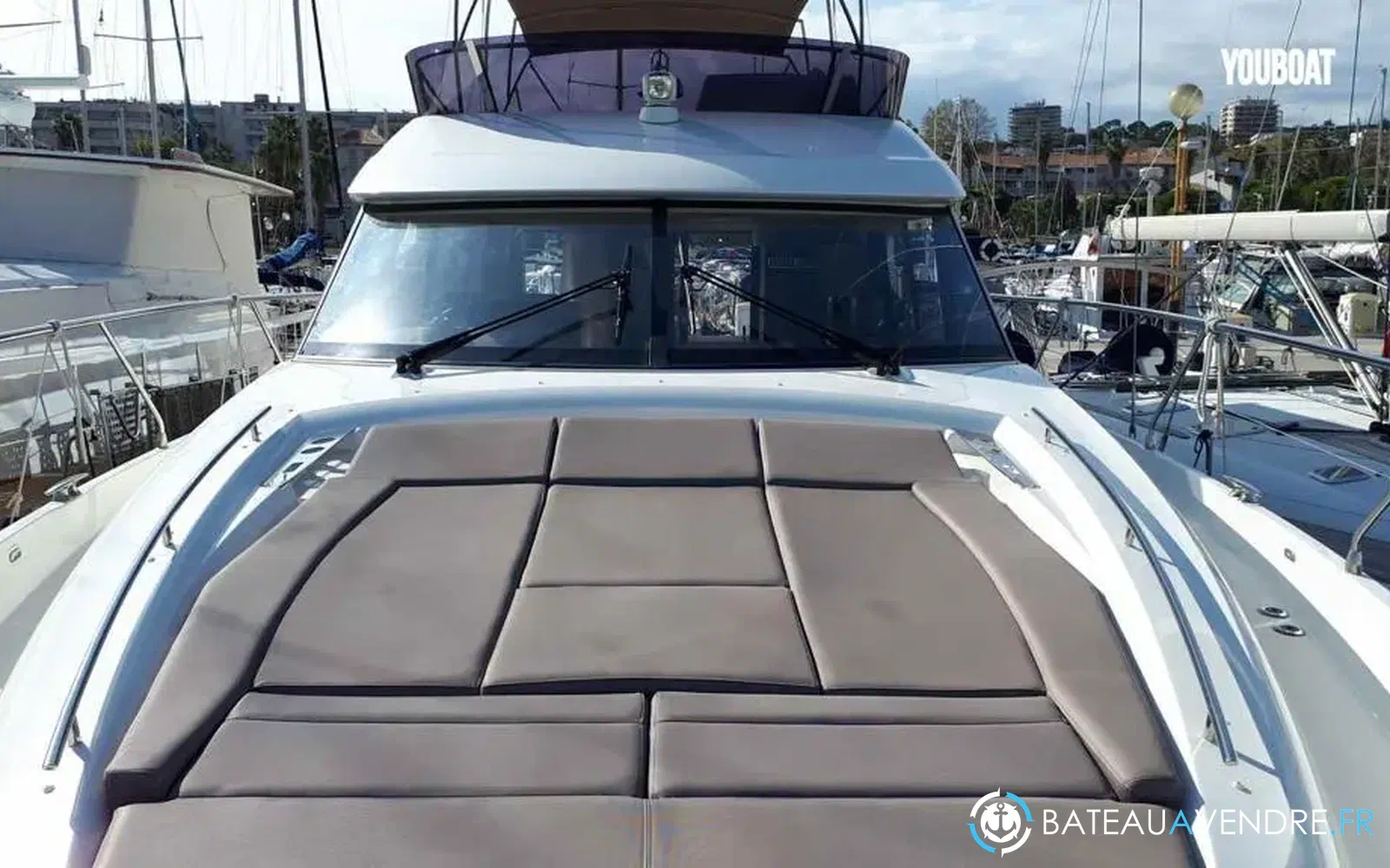 slider 3 Prestige Yachts 560 Fly