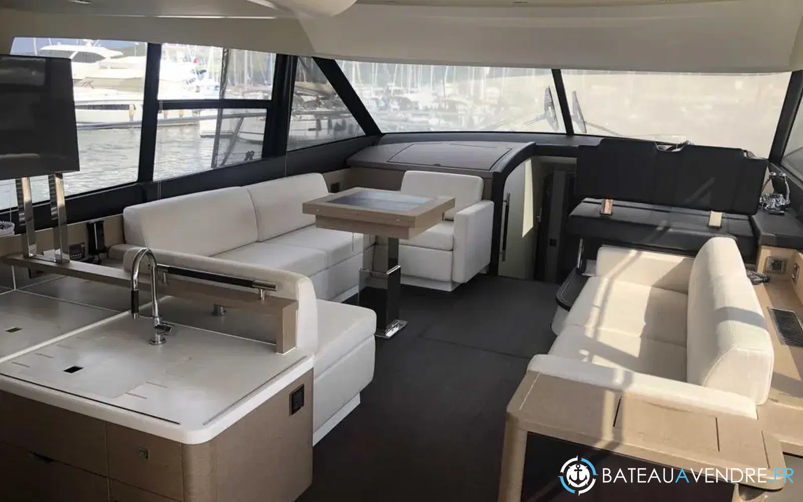 slider 8 Prestige Yachts 560 Fly