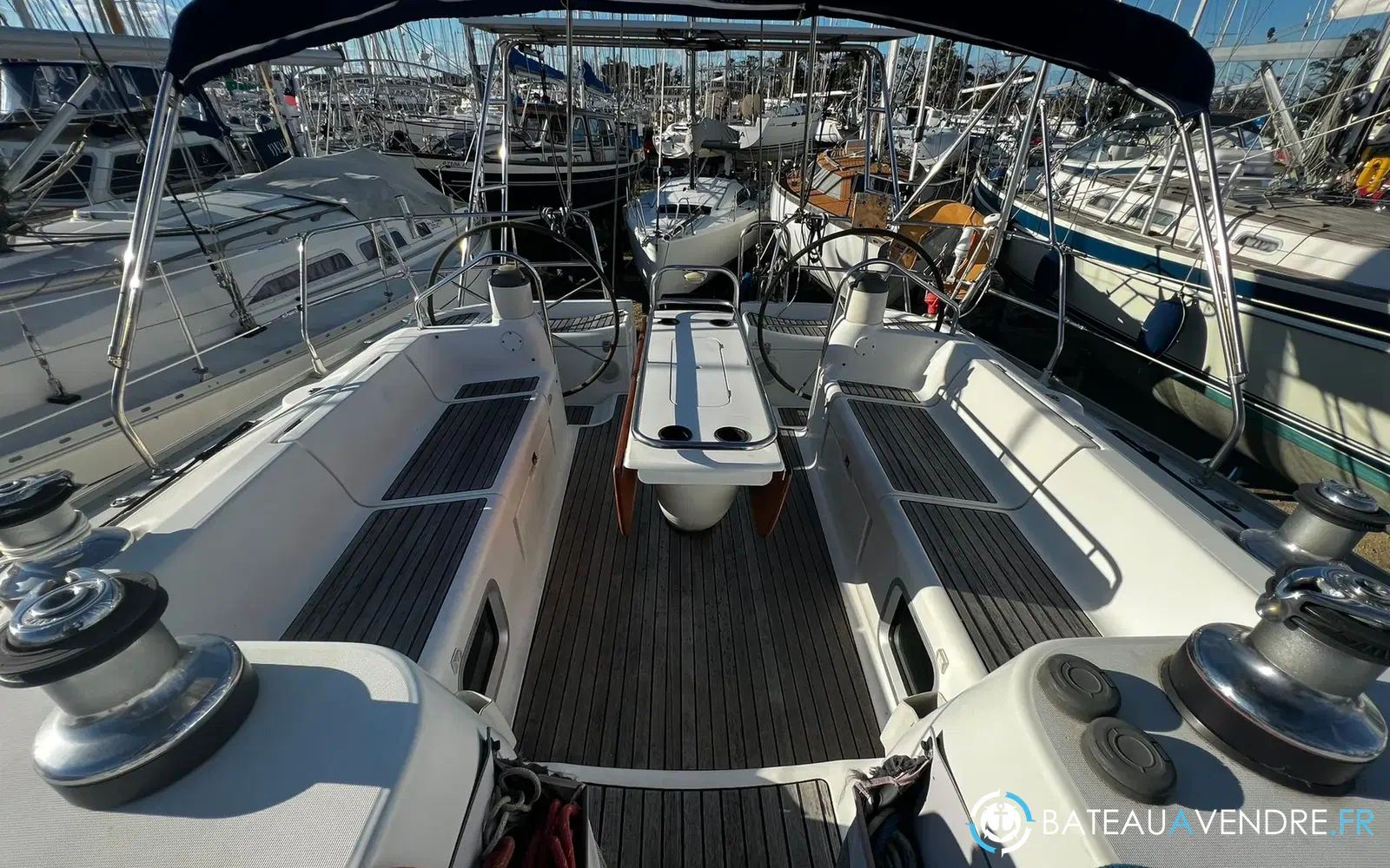slider 10 Jeanneau Sun Odyssey 43
