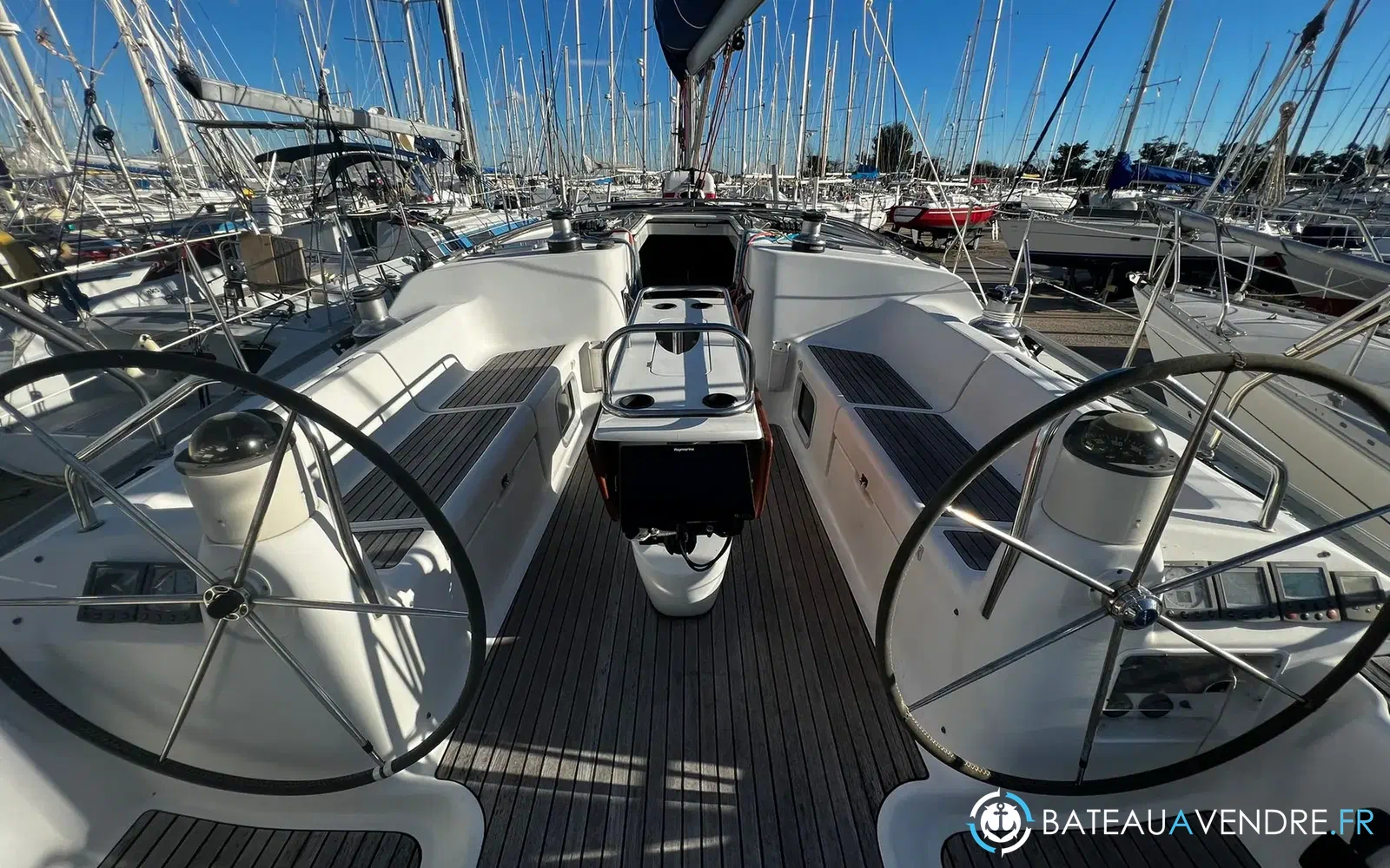 slider 11 Jeanneau Sun Odyssey 43