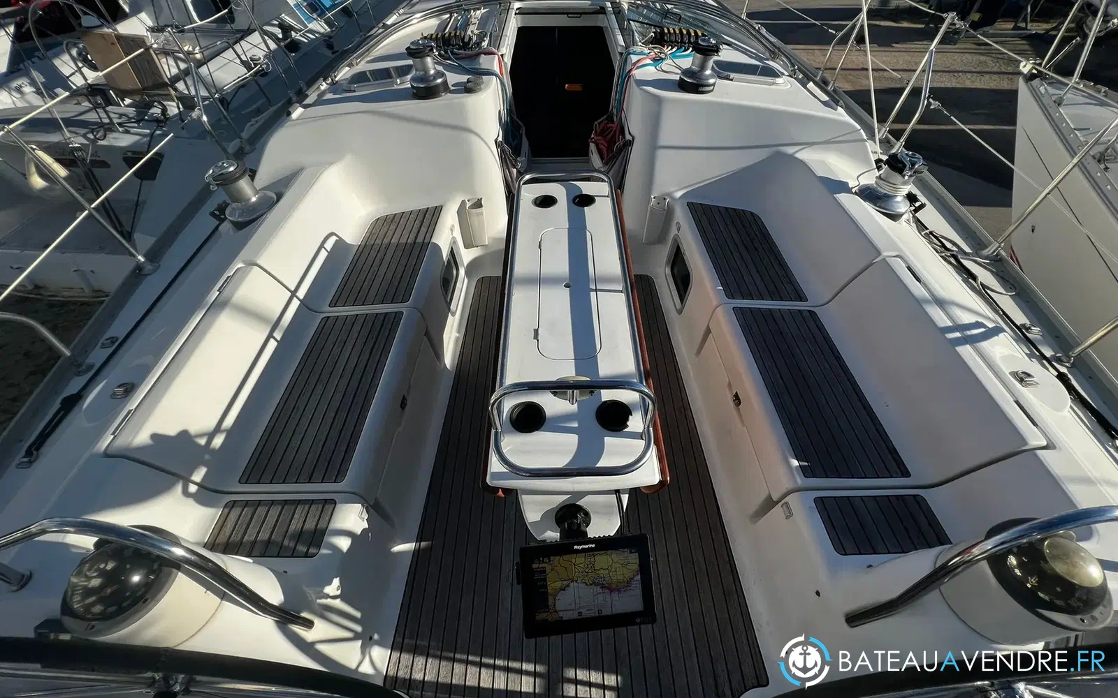 slider 13 Jeanneau Sun Odyssey 43