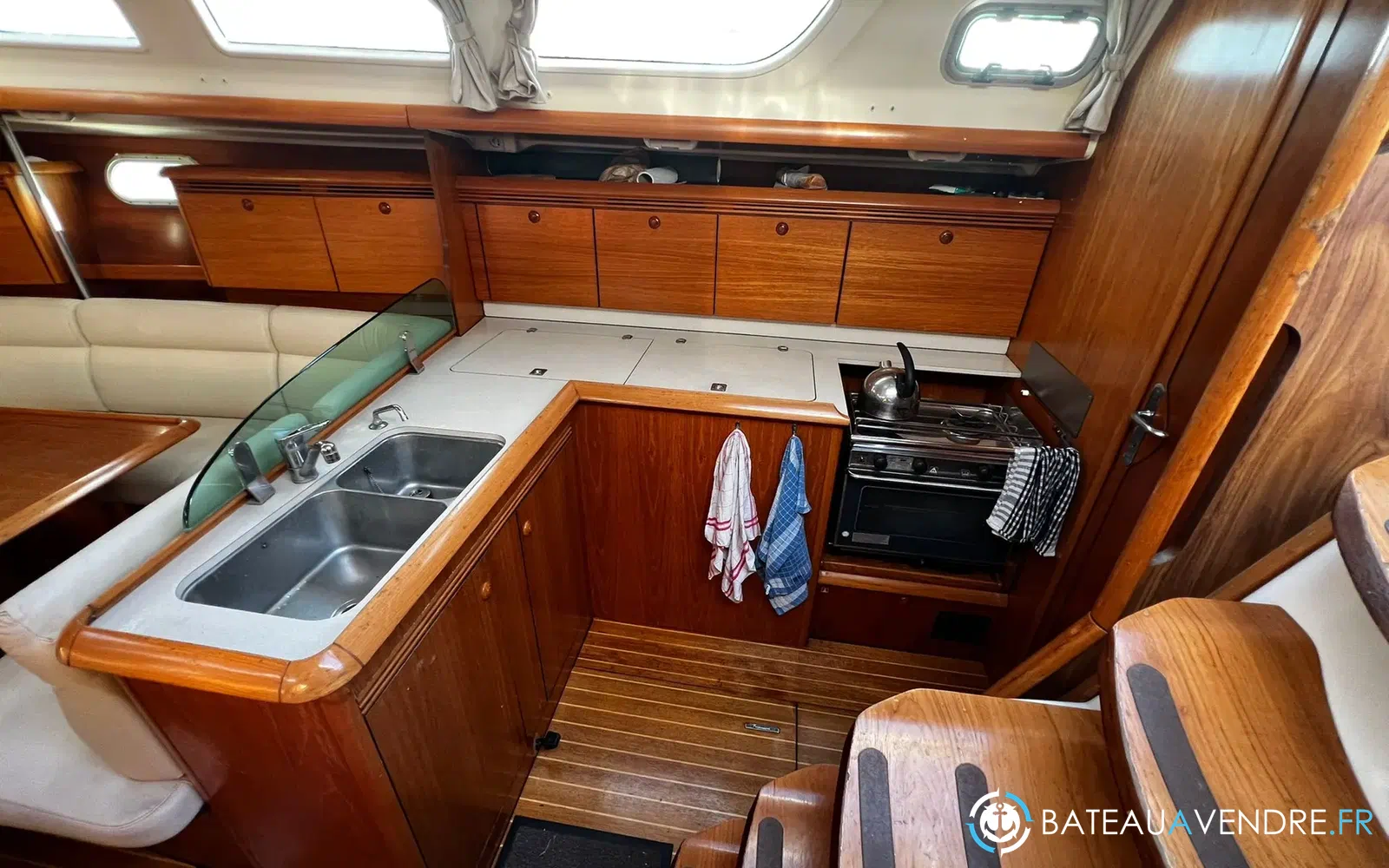 slider 18 Jeanneau Sun Odyssey 43