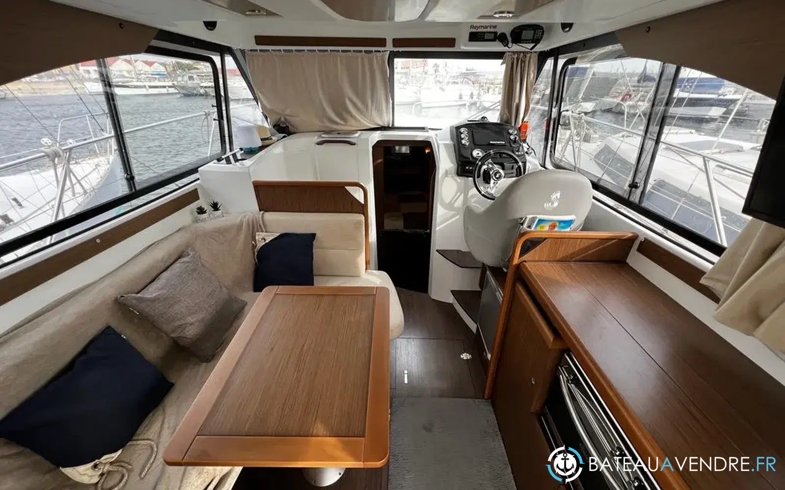 slider 14 Beneteau Antares 30 Fly