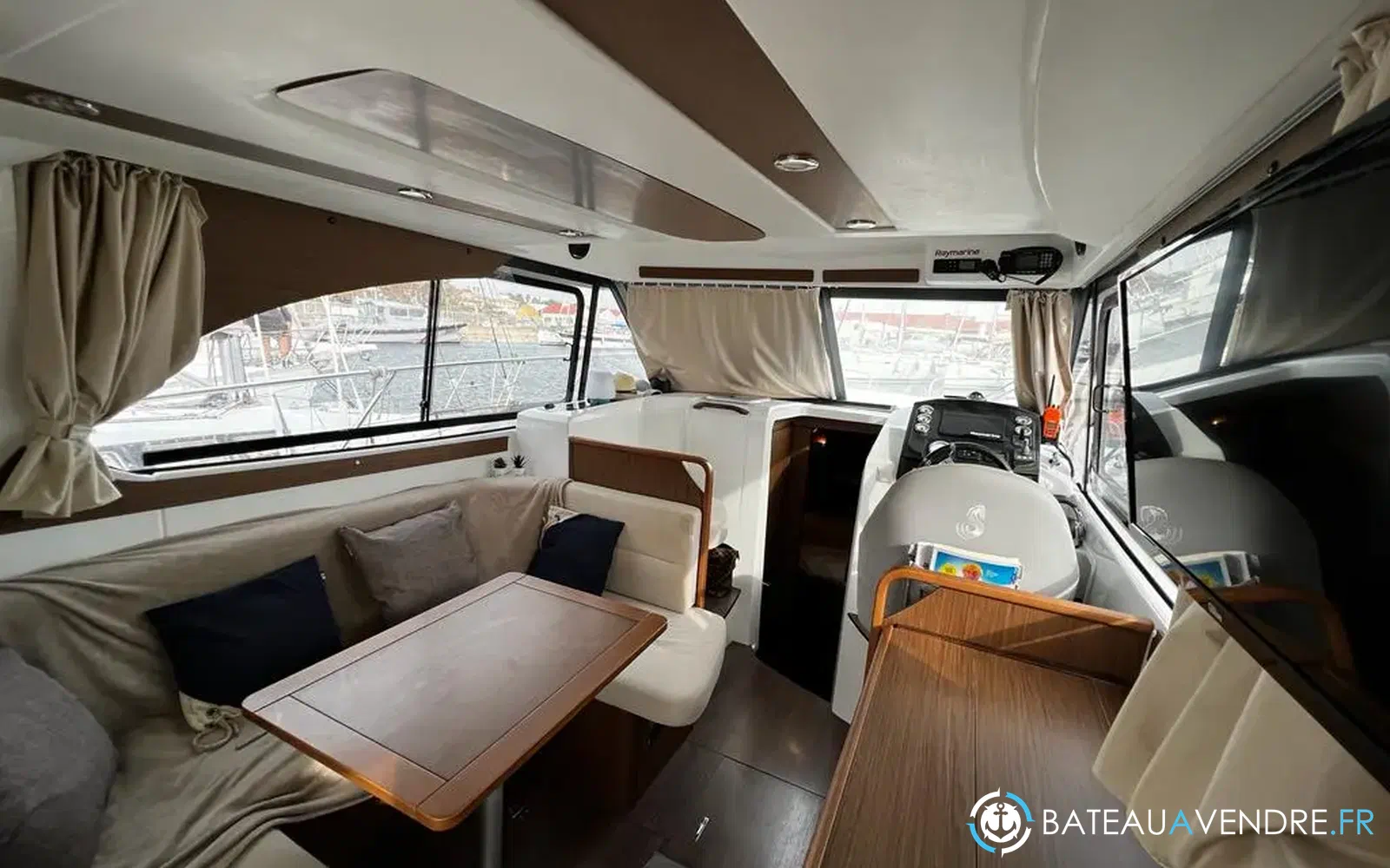 slider 15 Beneteau Antares 30 Fly