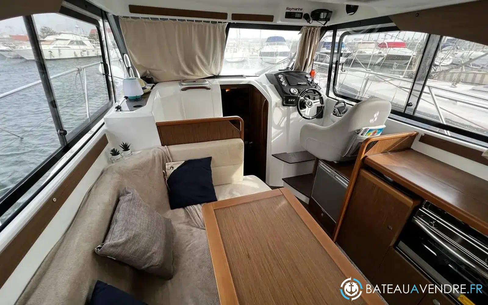 slider 16 Beneteau Antares 30 Fly