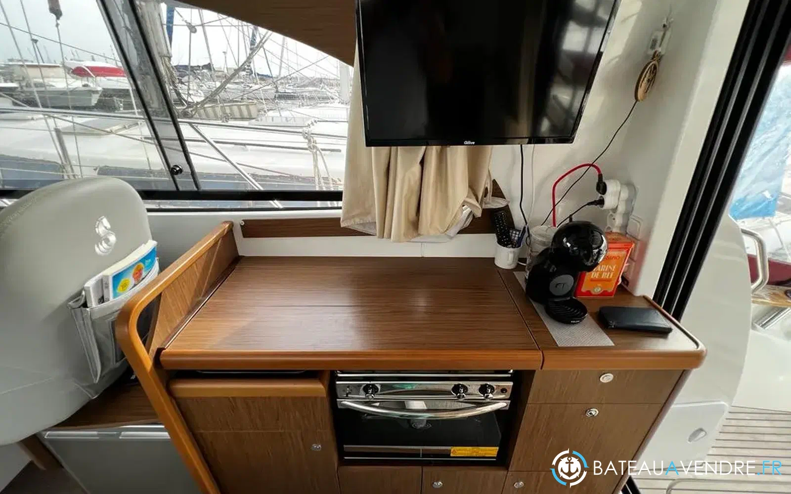 slider 18 Beneteau Antares 30 Fly