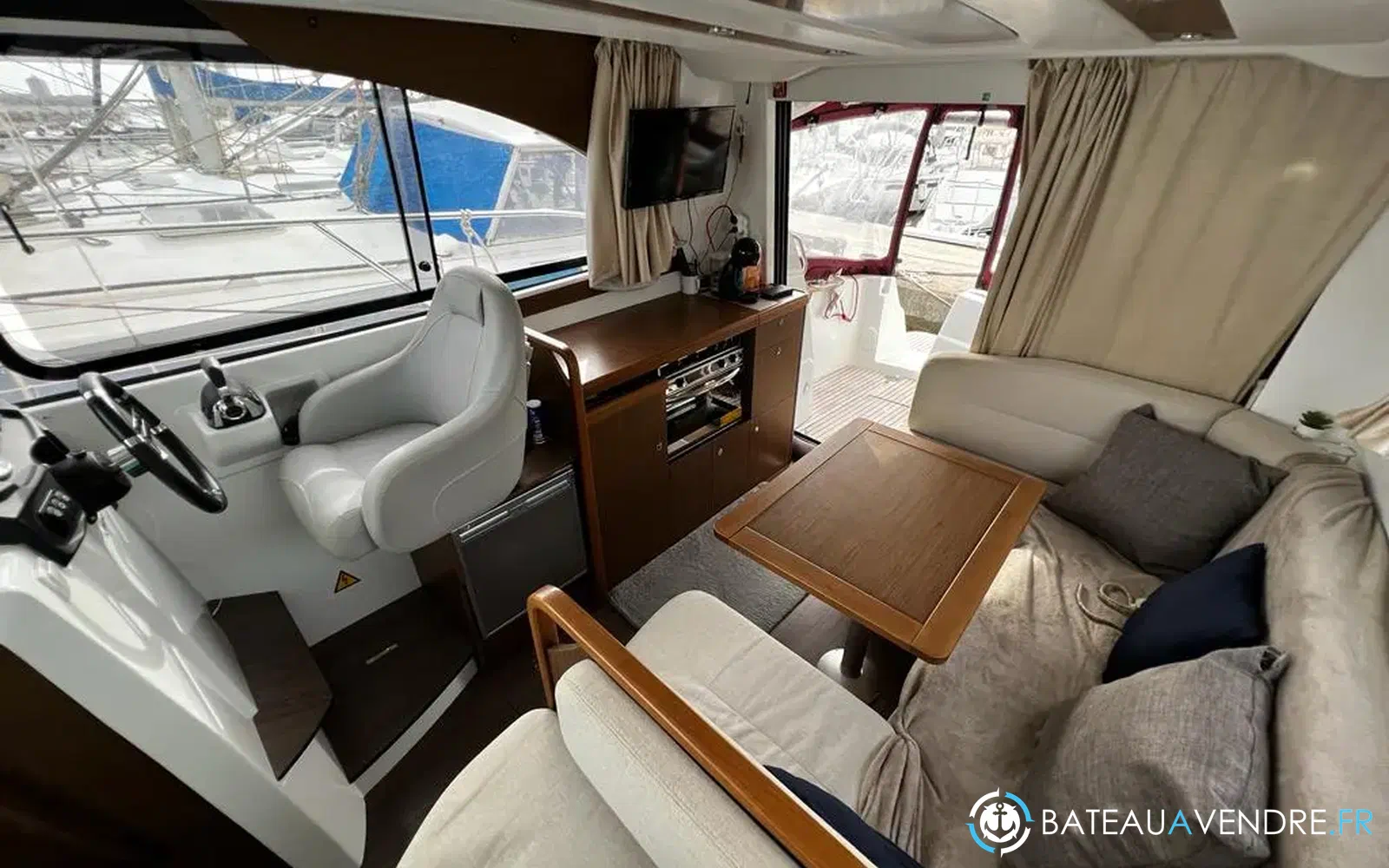 slider 22 Beneteau Antares 30 Fly