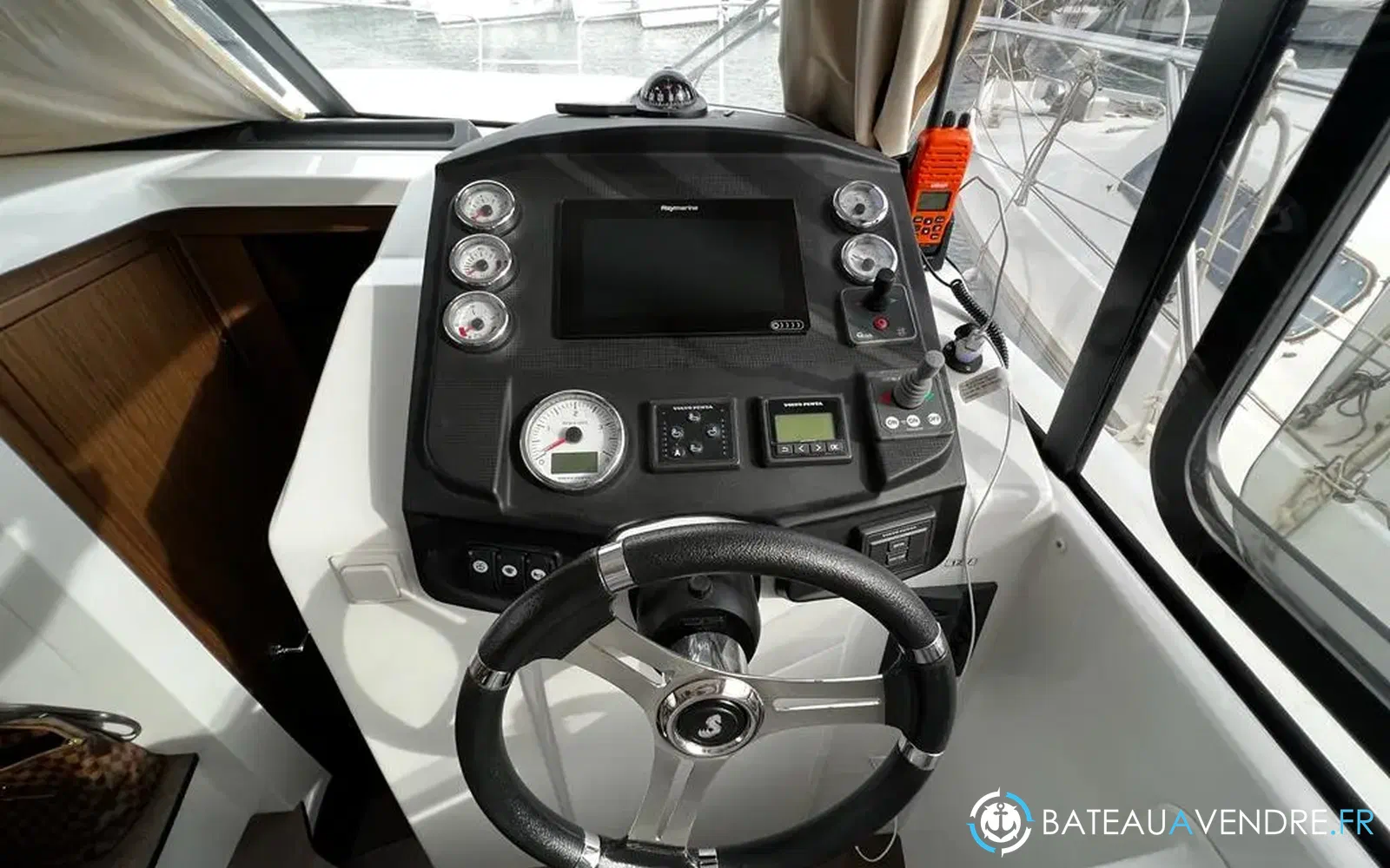 slider 24 Beneteau Antares 30 Fly