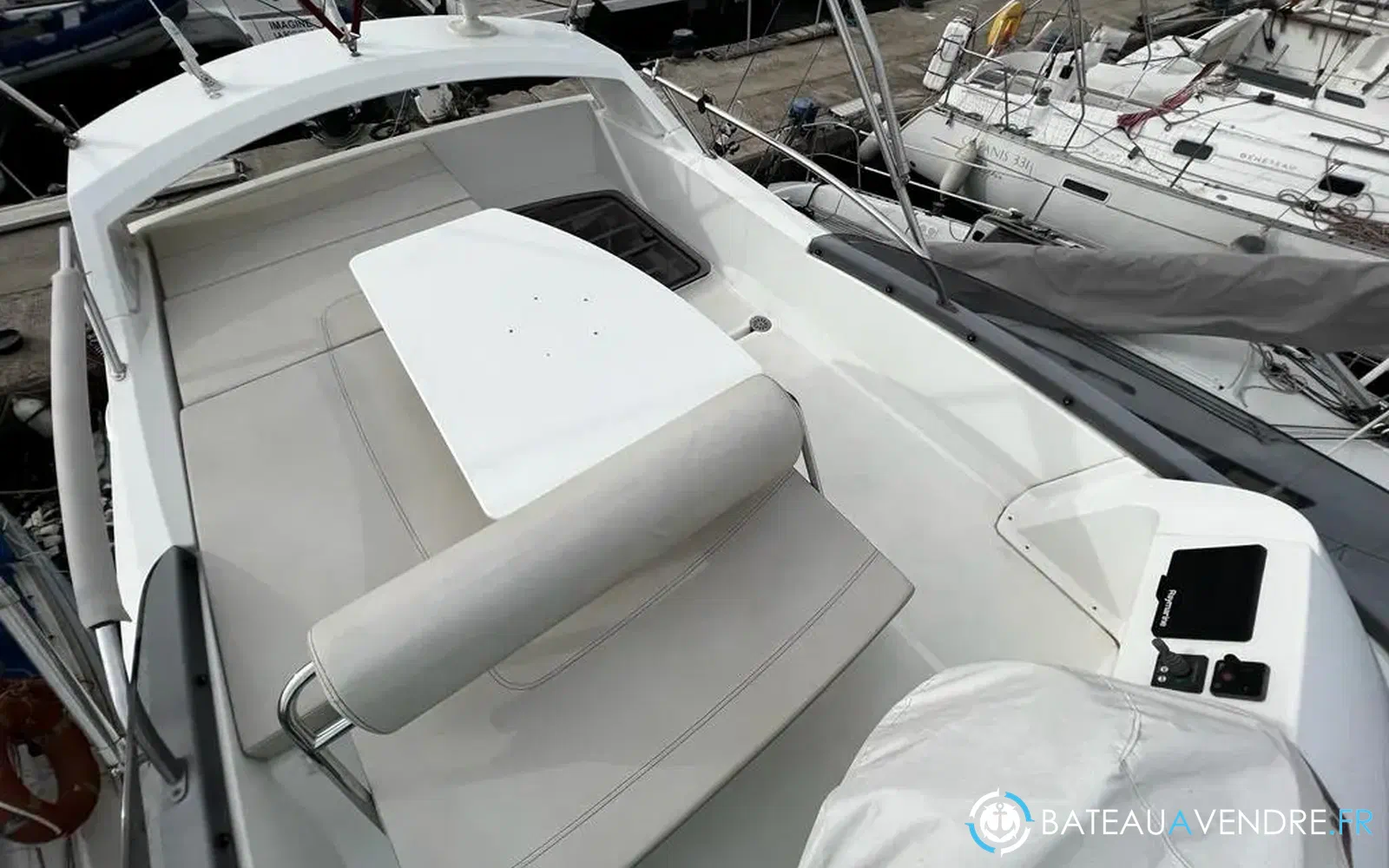 slider 7 Beneteau Antares 30 Fly