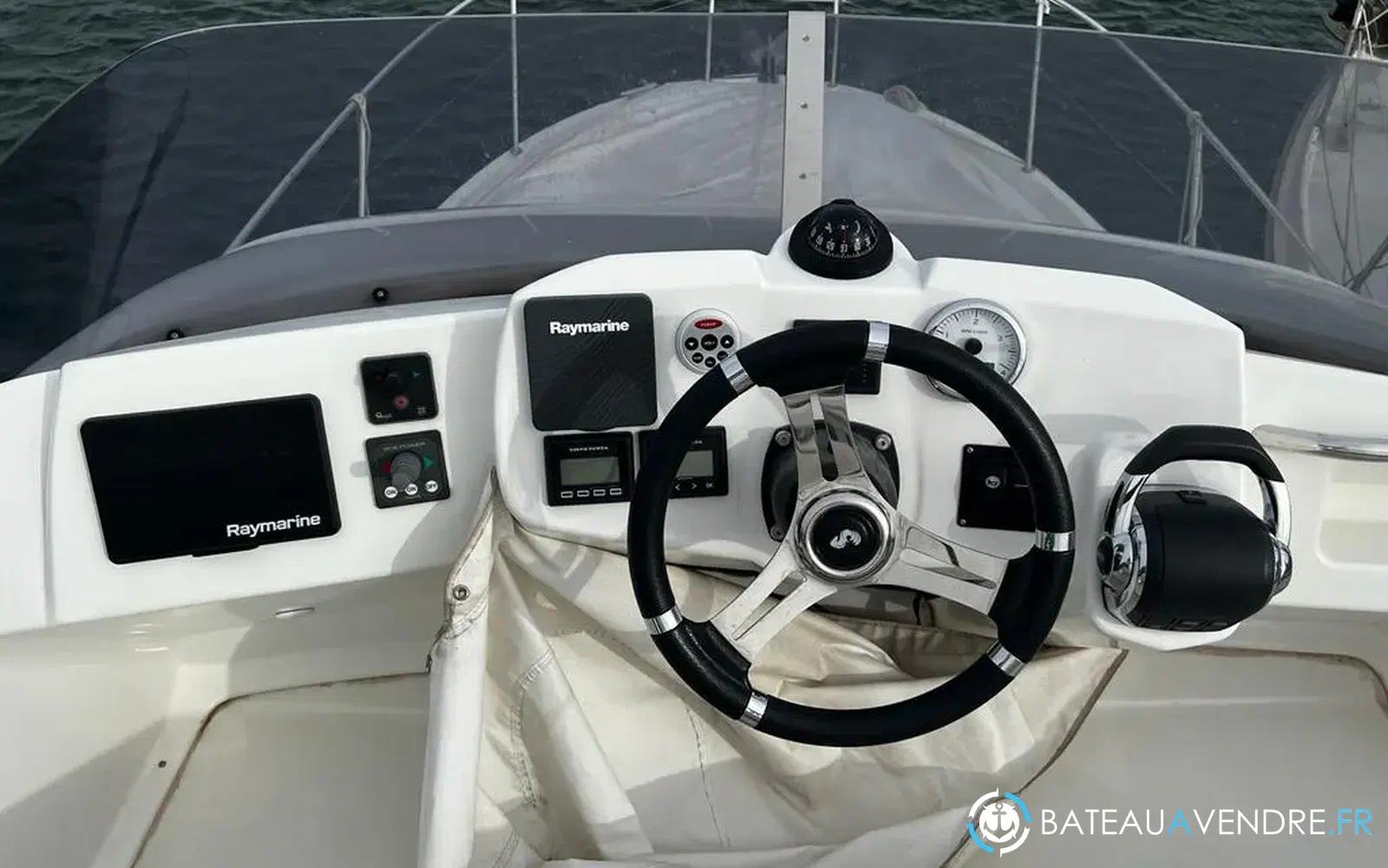 slider 8 Beneteau Antares 30 Fly