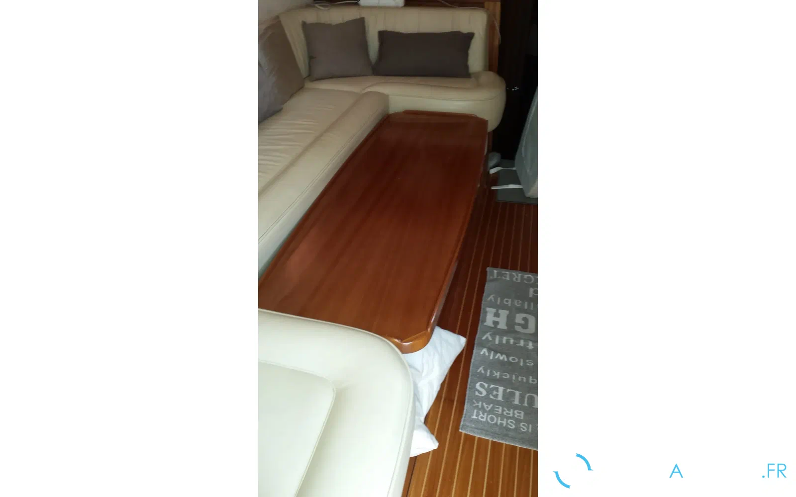 slider 9 Galeon 330 Fly