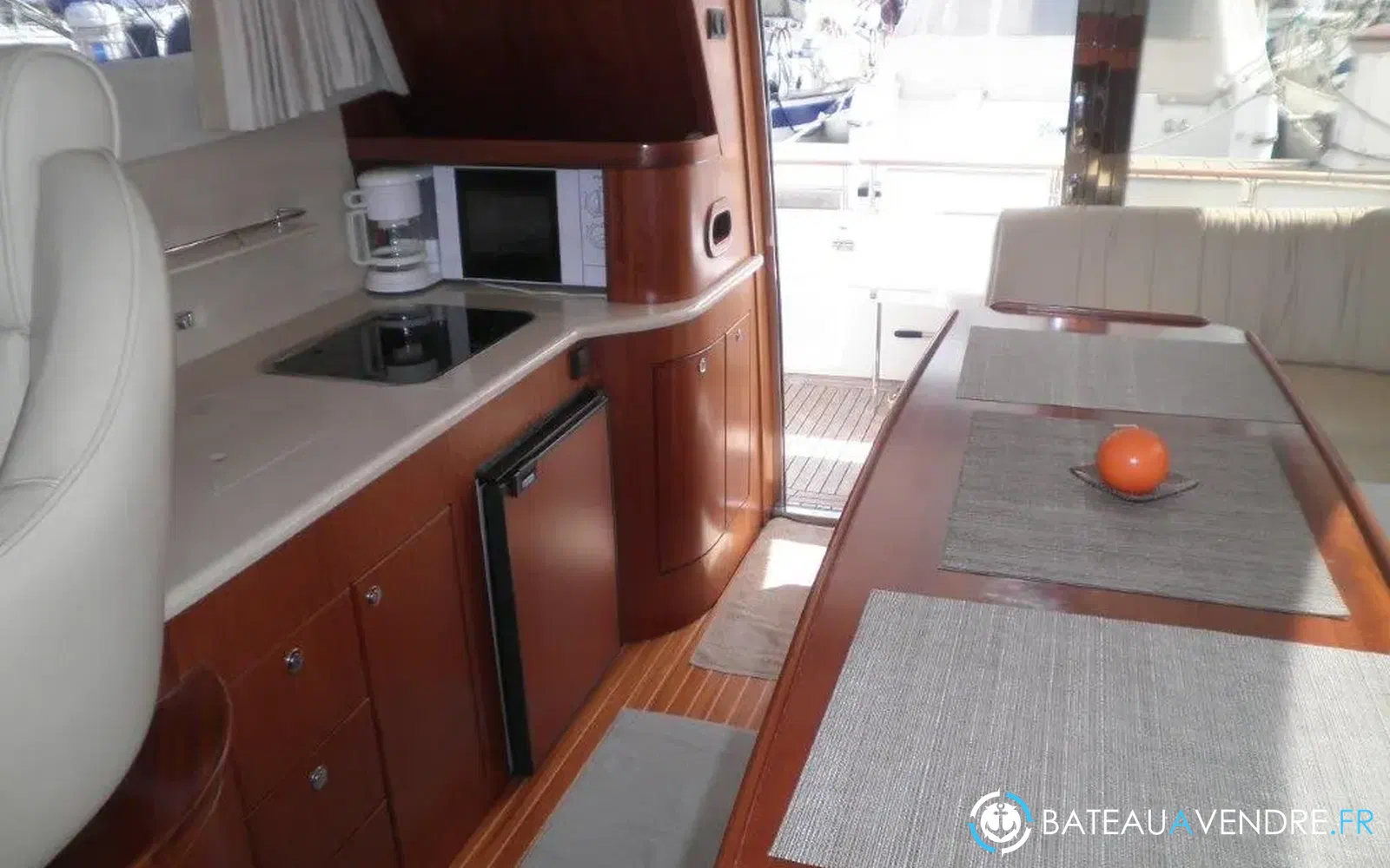 slider 10 Galeon 330 Fly