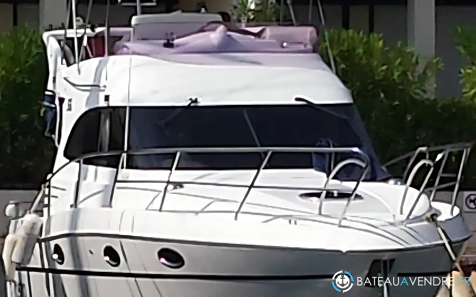 slider 1 Galeon 330 Fly