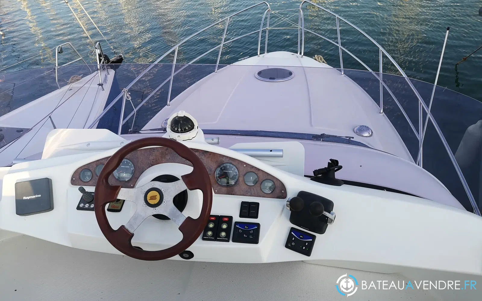 slider 4 Galeon 330 Fly