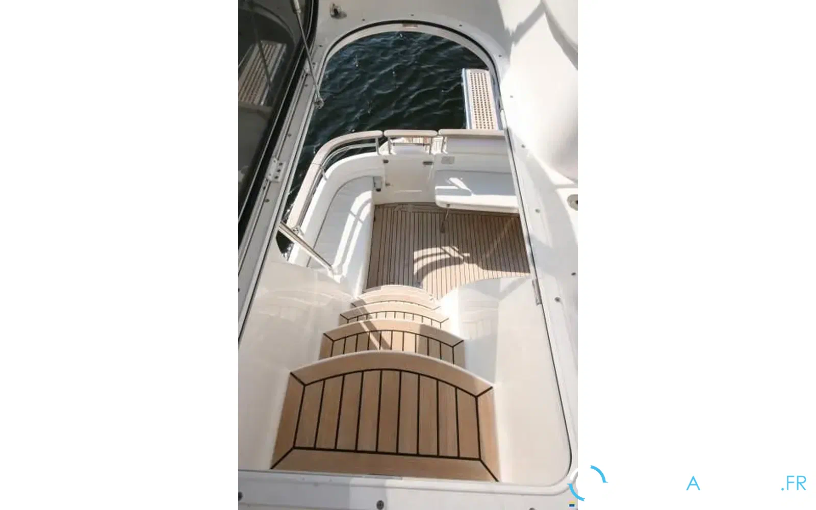 slider 5 Galeon 330 Fly