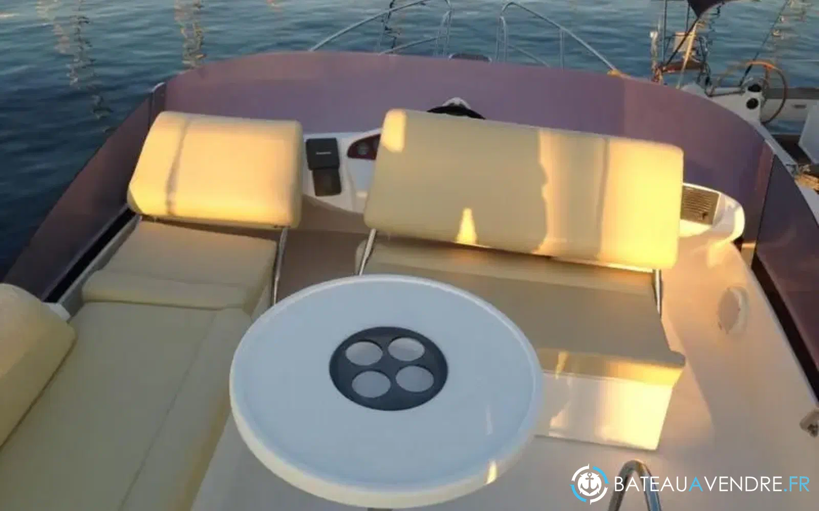 slider 7 Galeon 330 Fly