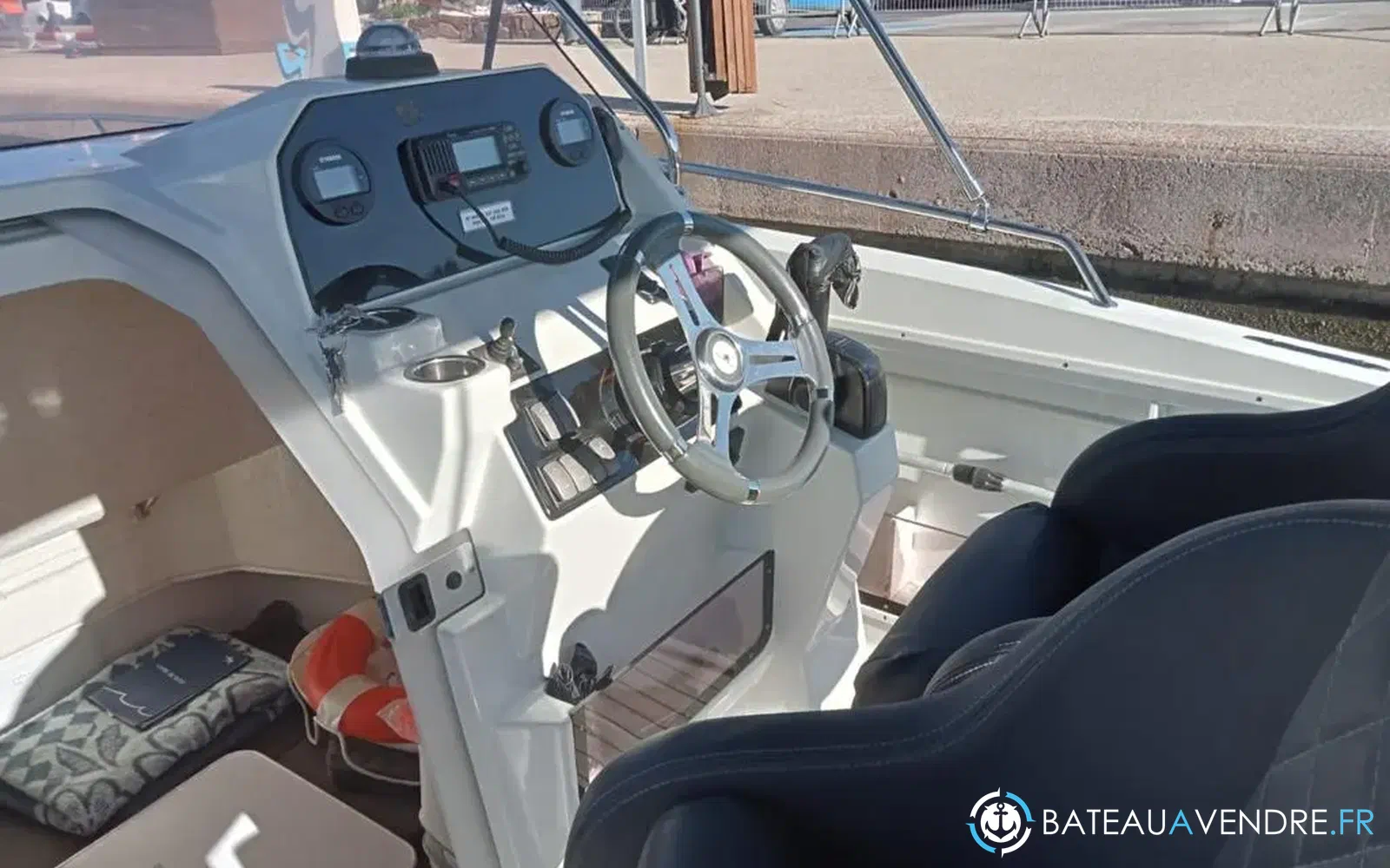 slider 8 Pacific Craft 750 Open